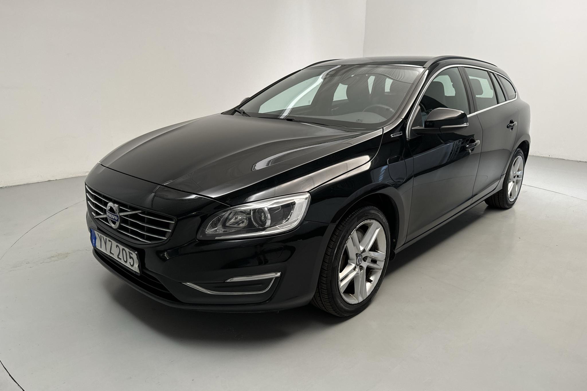 Volvo V60 D5 AWD Twin Engine (163hk) - 160 080 km - Automaatne - must - 2018