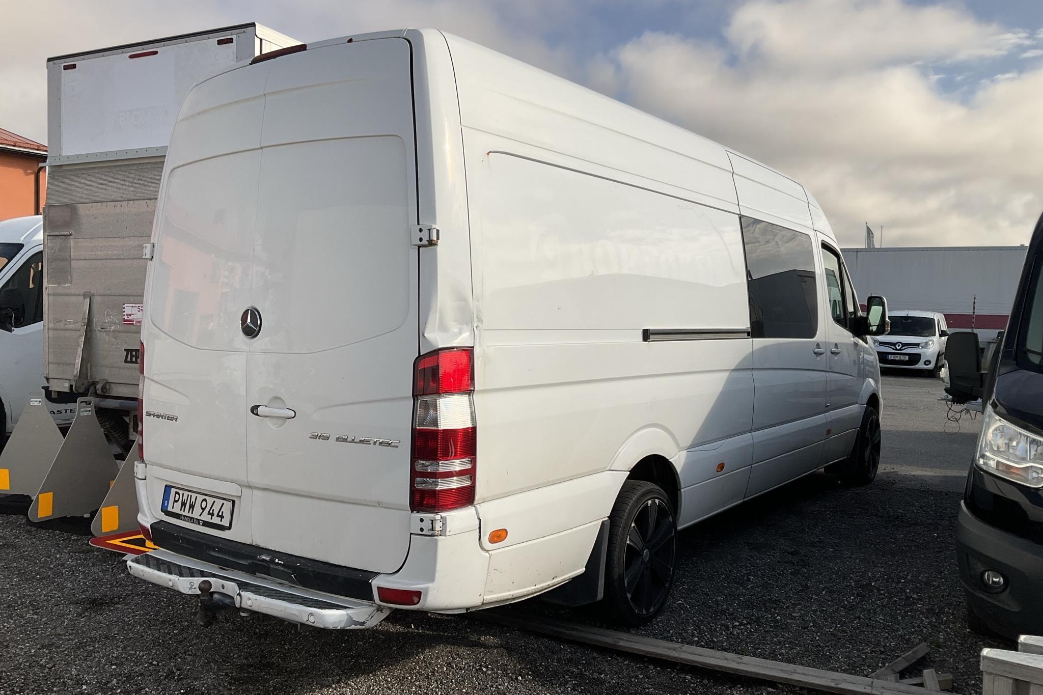 Mercedes Sprinter 319 CDI (190hk) - 220 730 km - Automatyczna - biały - 2015