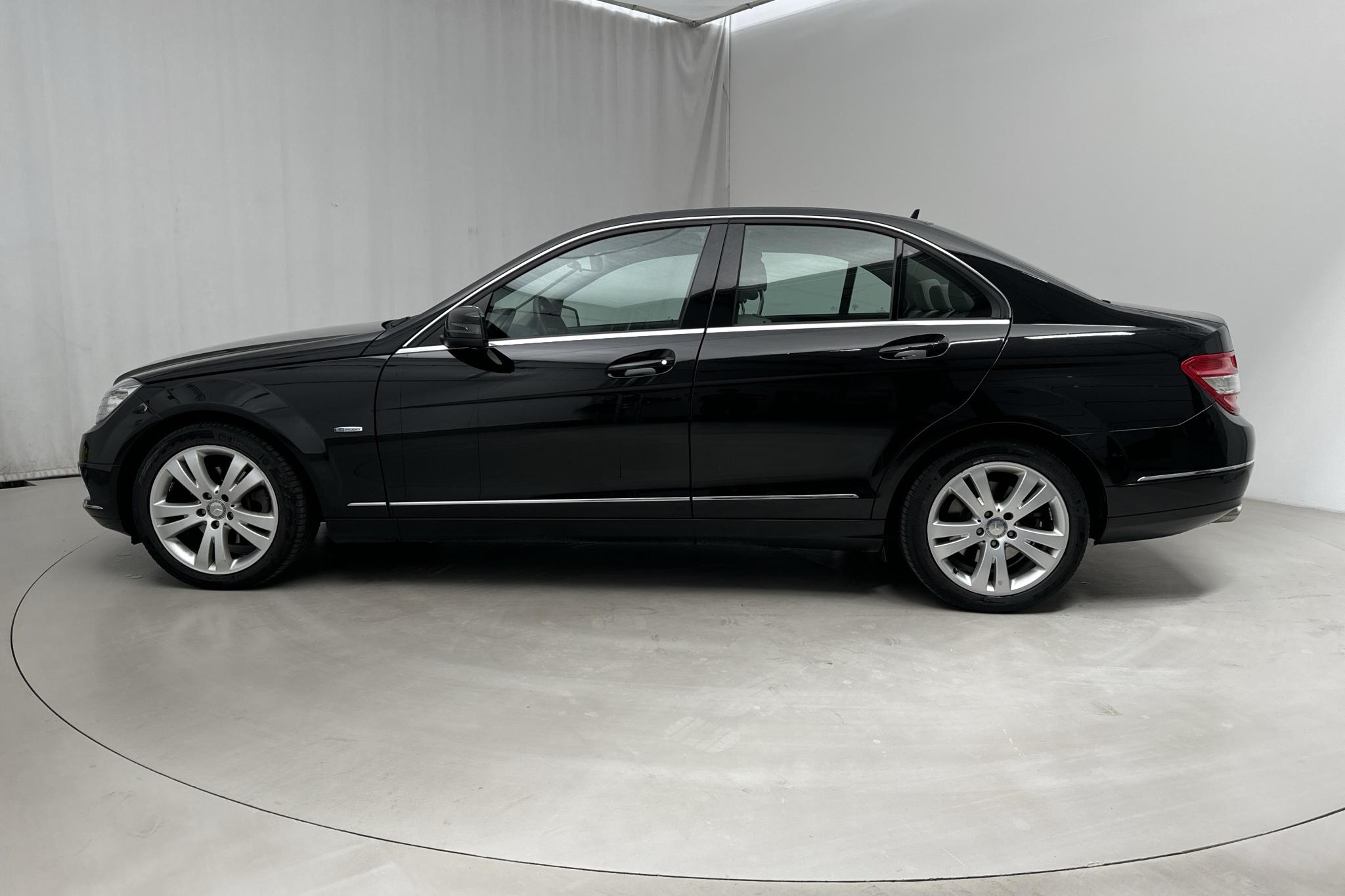 Mercedes C 220 CDI BlueEfficiency W204 (170hk) - 95 350 km - Automatic - black - 2011