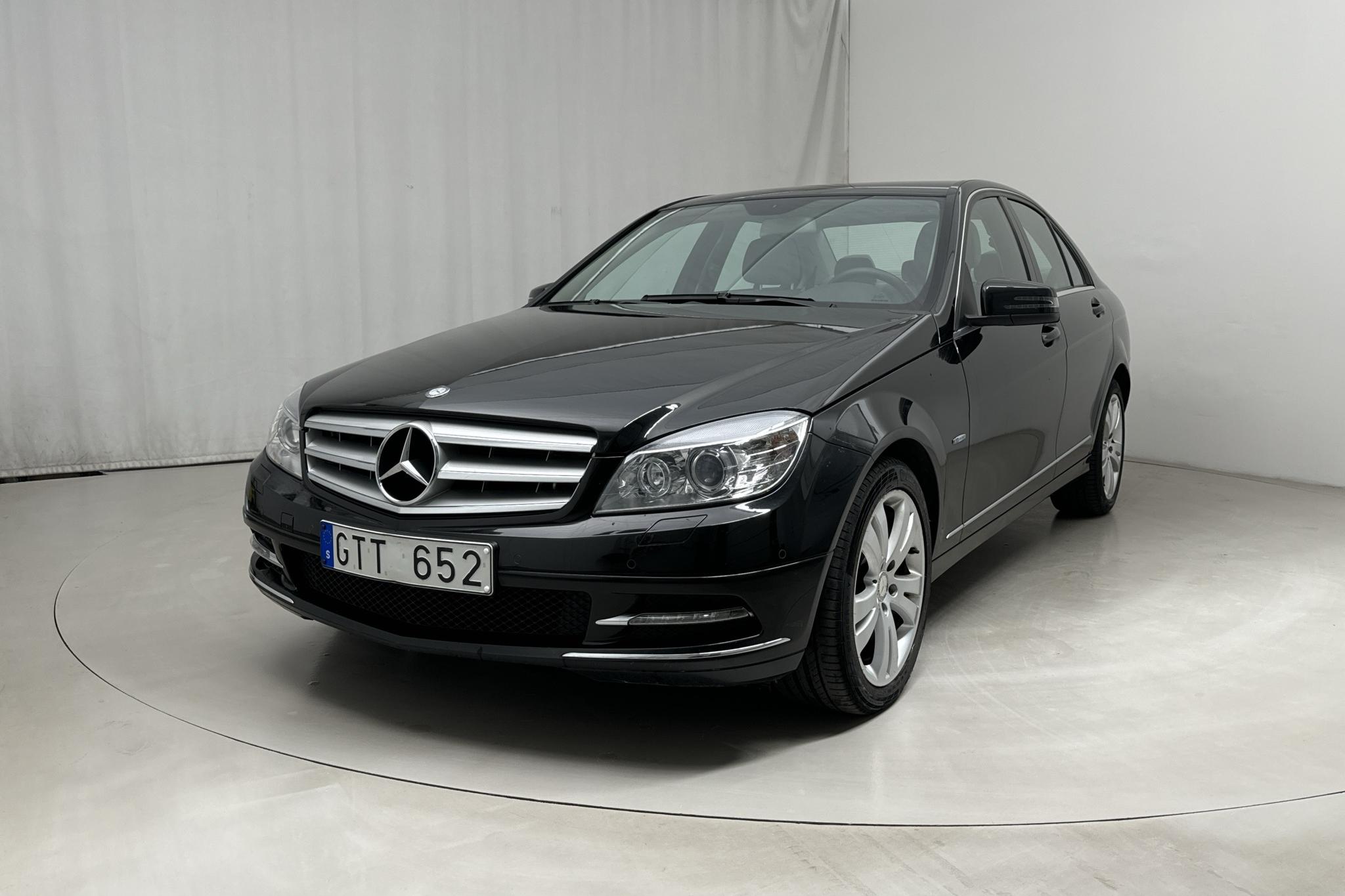 Mercedes C 220 CDI BlueEfficiency W204 (170hk) - 95 350 km - Automatic - black - 2011