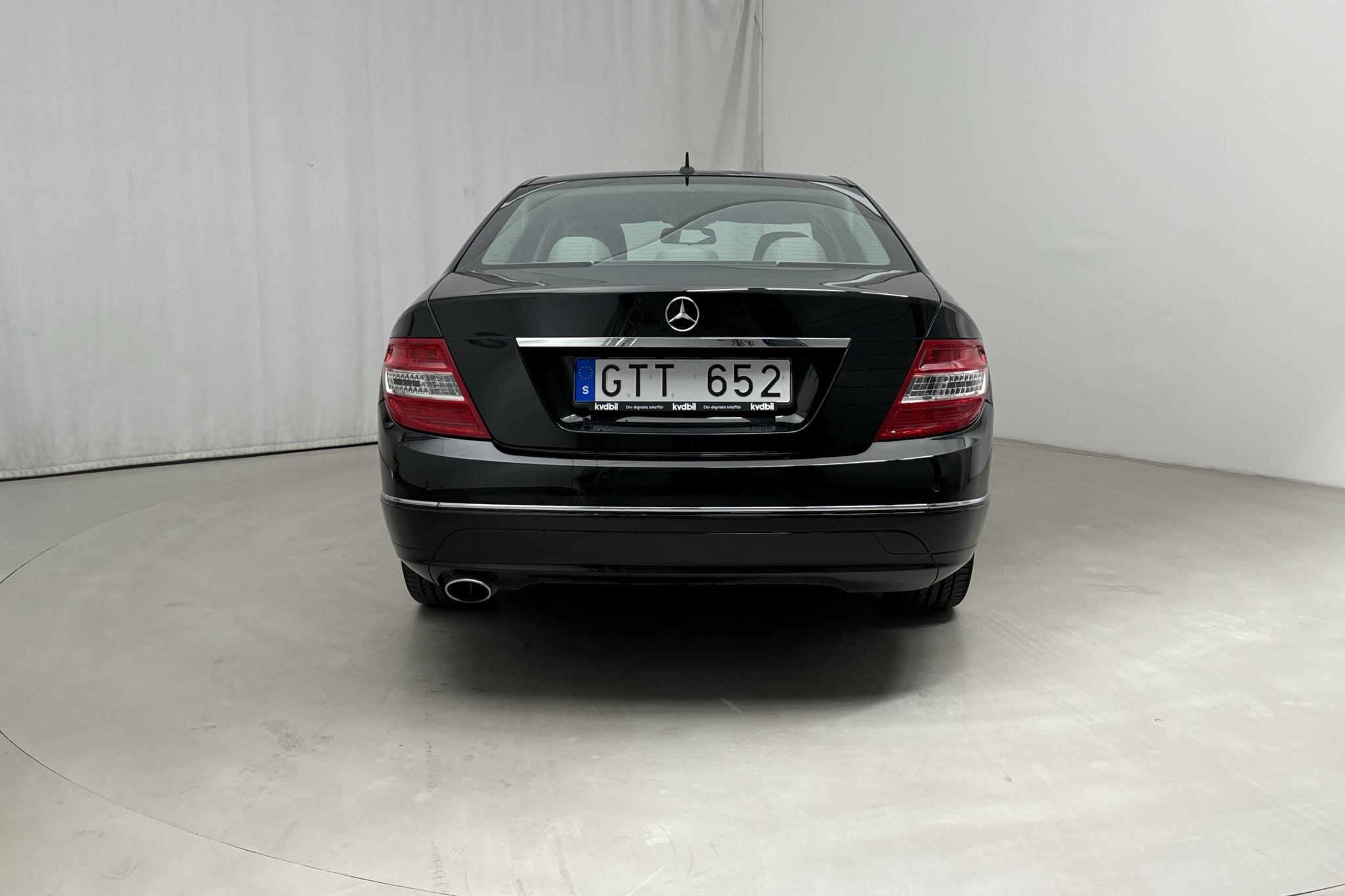 Mercedes C 220 CDI BlueEfficiency W204 (170hk) - 95 350 km - Automatic - black - 2011