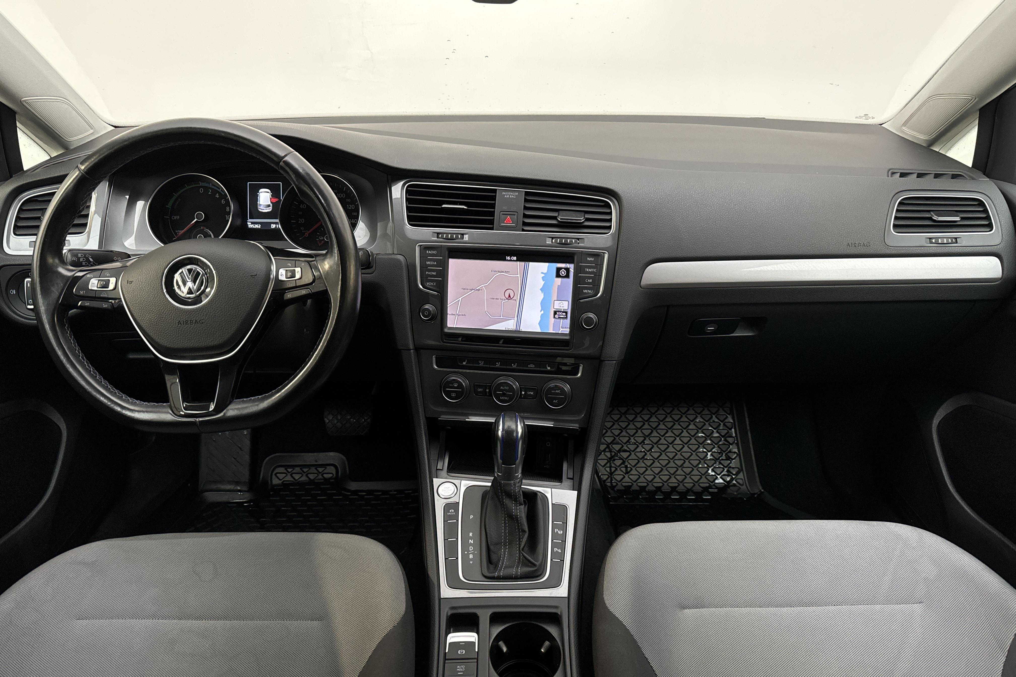 VW e-Golf VII 5dr (115hk) - 195 260 km - Automaattinen - valkoinen - 2015