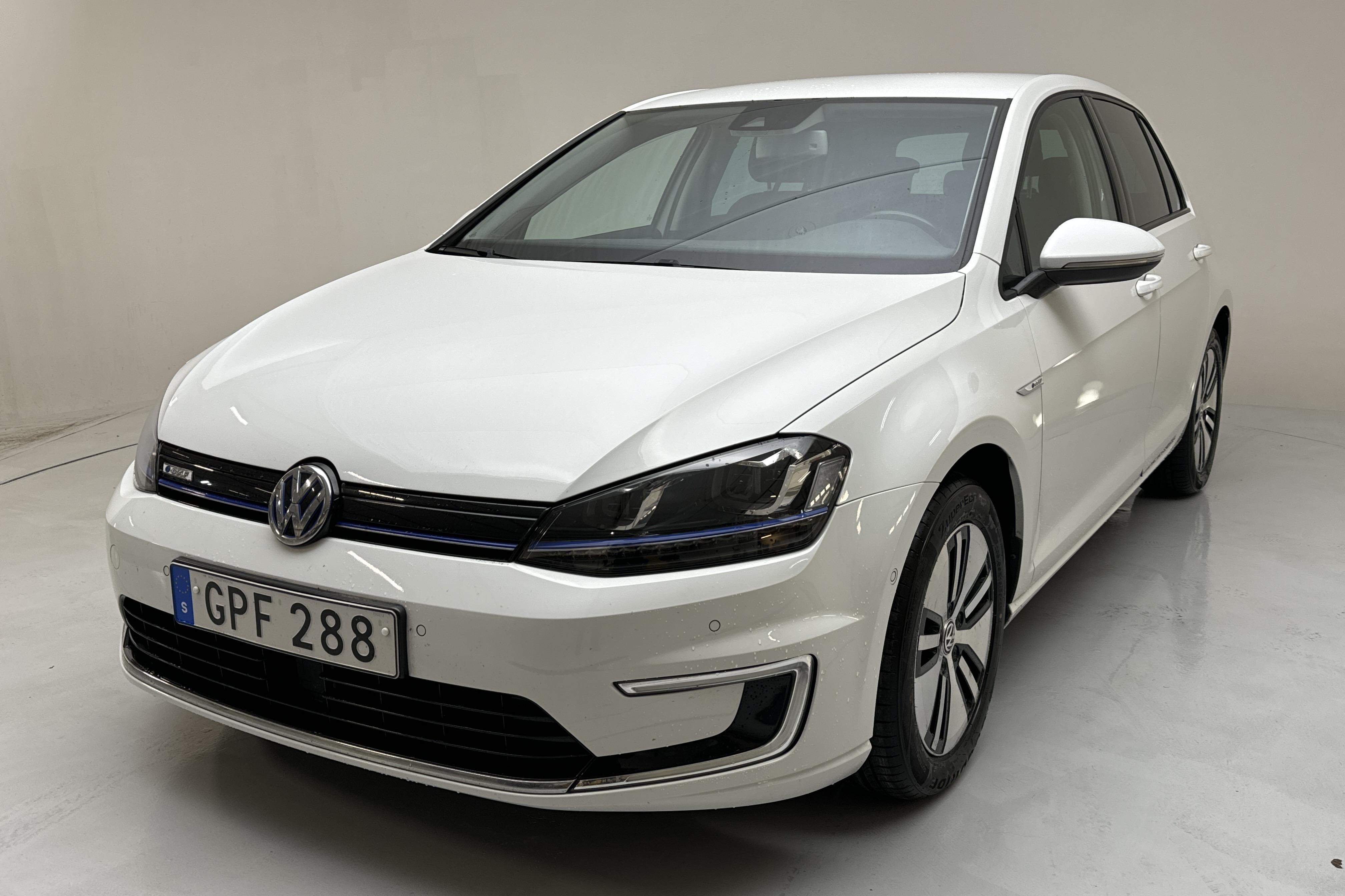 VW e-Golf VII 5dr (115hk) - 195 260 km - Automaattinen - valkoinen - 2015