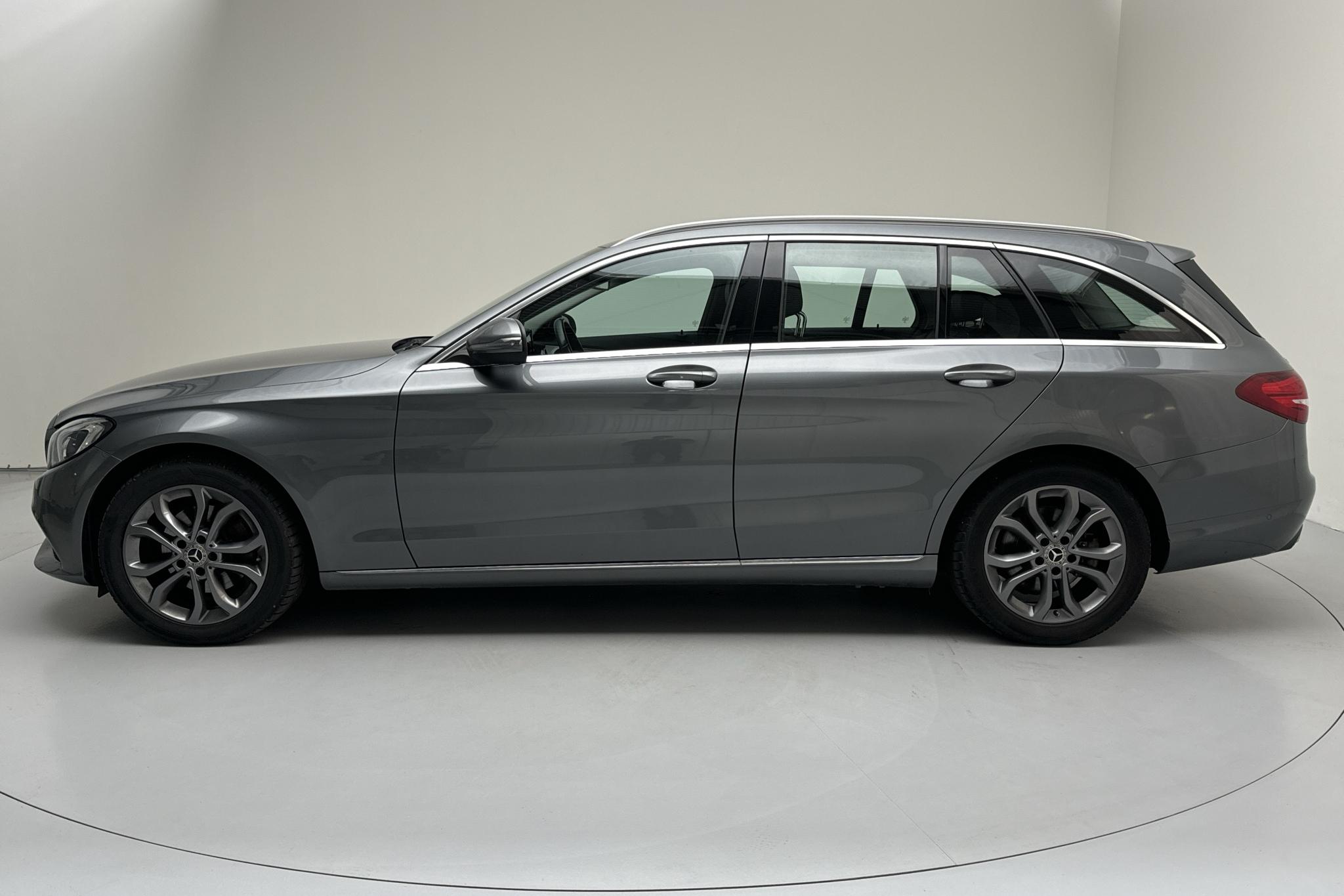 Mercedes C 220 d Kombi S205 (170hk) - 17 668 mil - Automat - grå - 2017