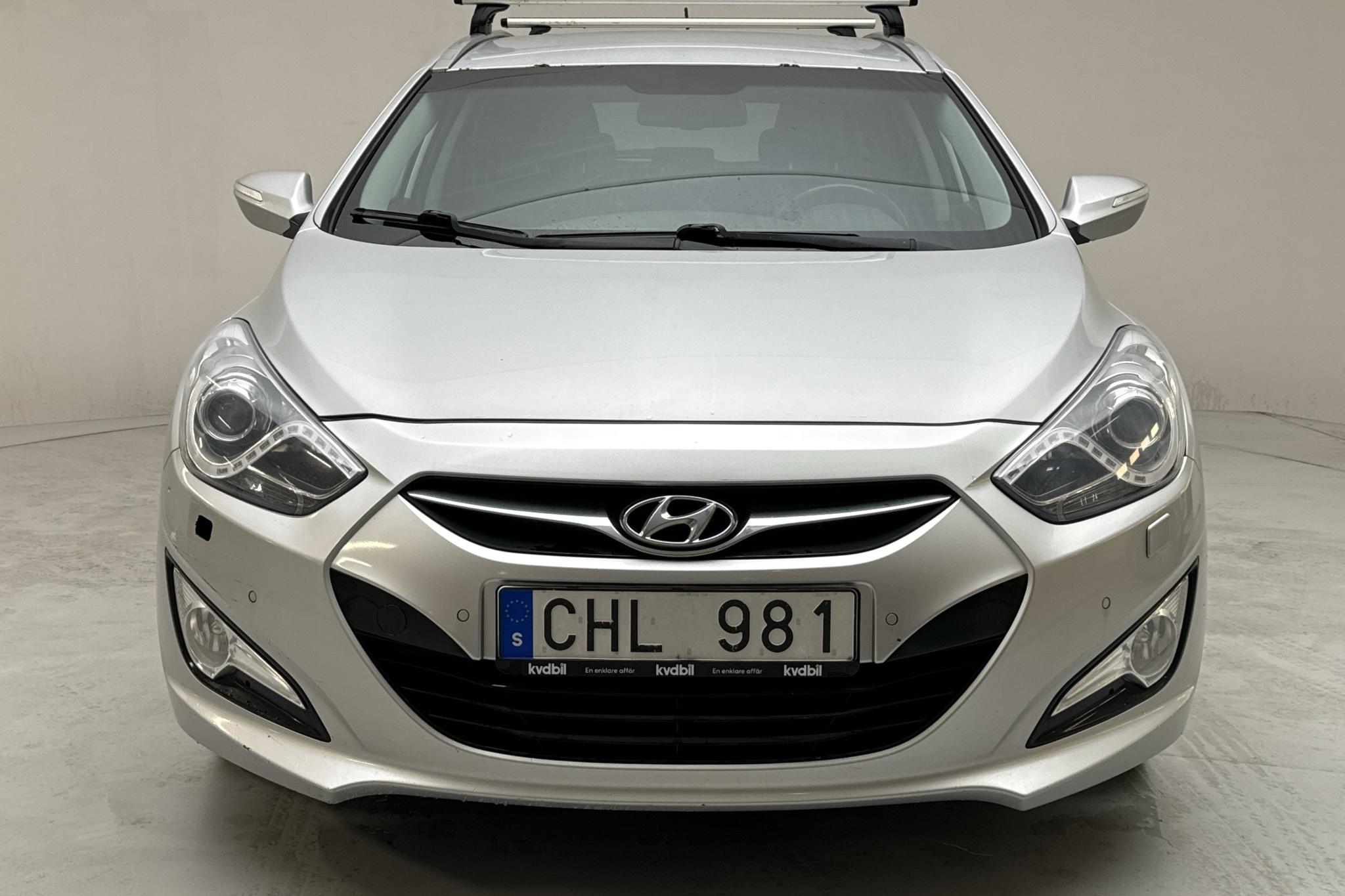 Hyundai i40 1.7 CRDi Kombi (136hk) - 166 100 km - Automatic - silver - 2013