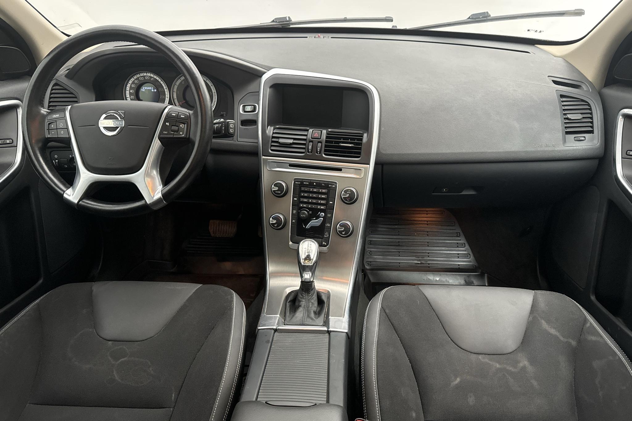 Volvo XC60 D5 AWD (215hk) - 295 050 km - Automaattinen - musta - 2013