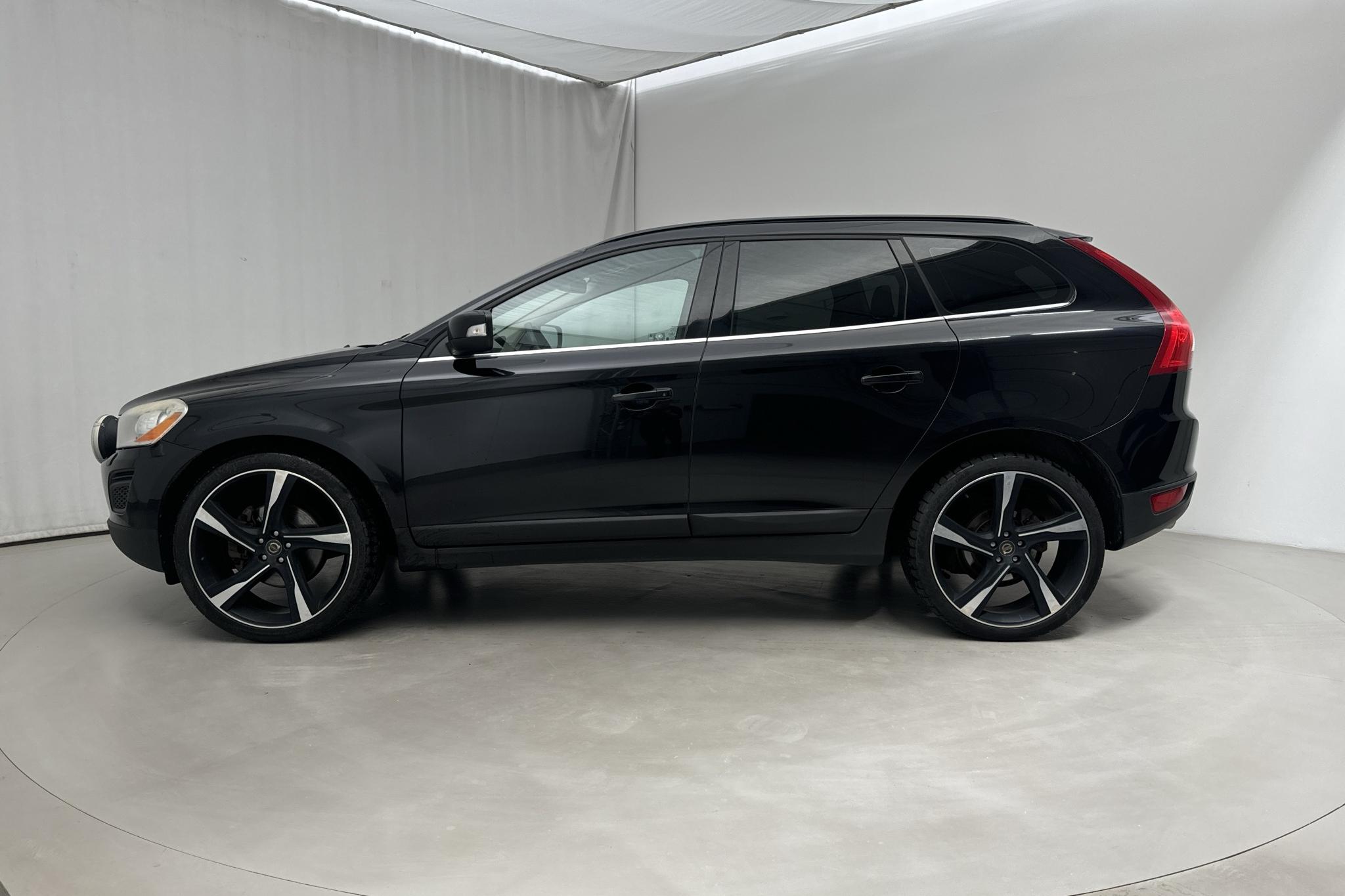 Volvo XC60 D5 AWD (215hk) - 29 505 mil - Automat - svart - 2013