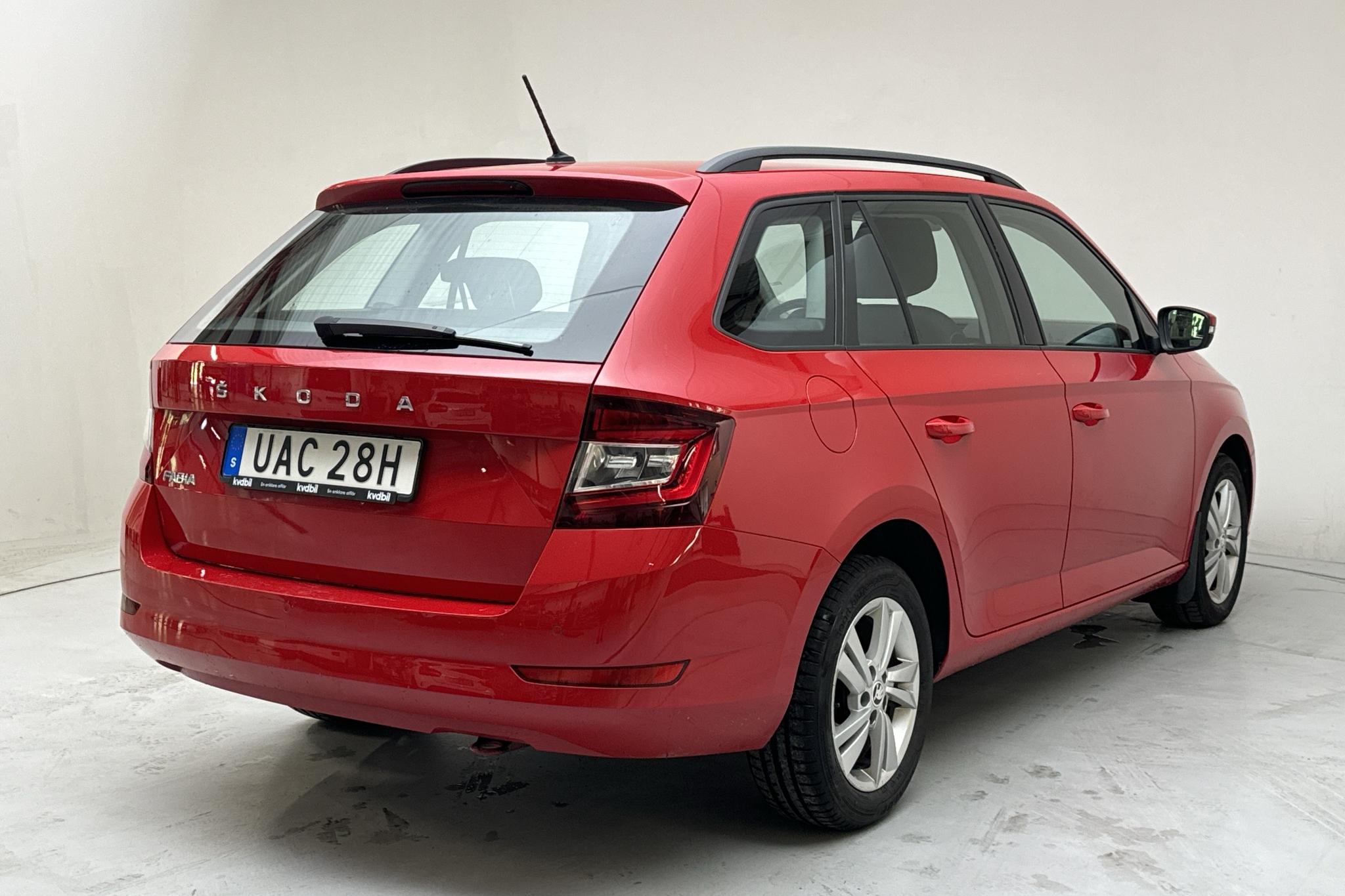 Skoda Fabia 1.0 TSI Kombi (95hk) - 34 520 km - Käsitsi - punane - 2021