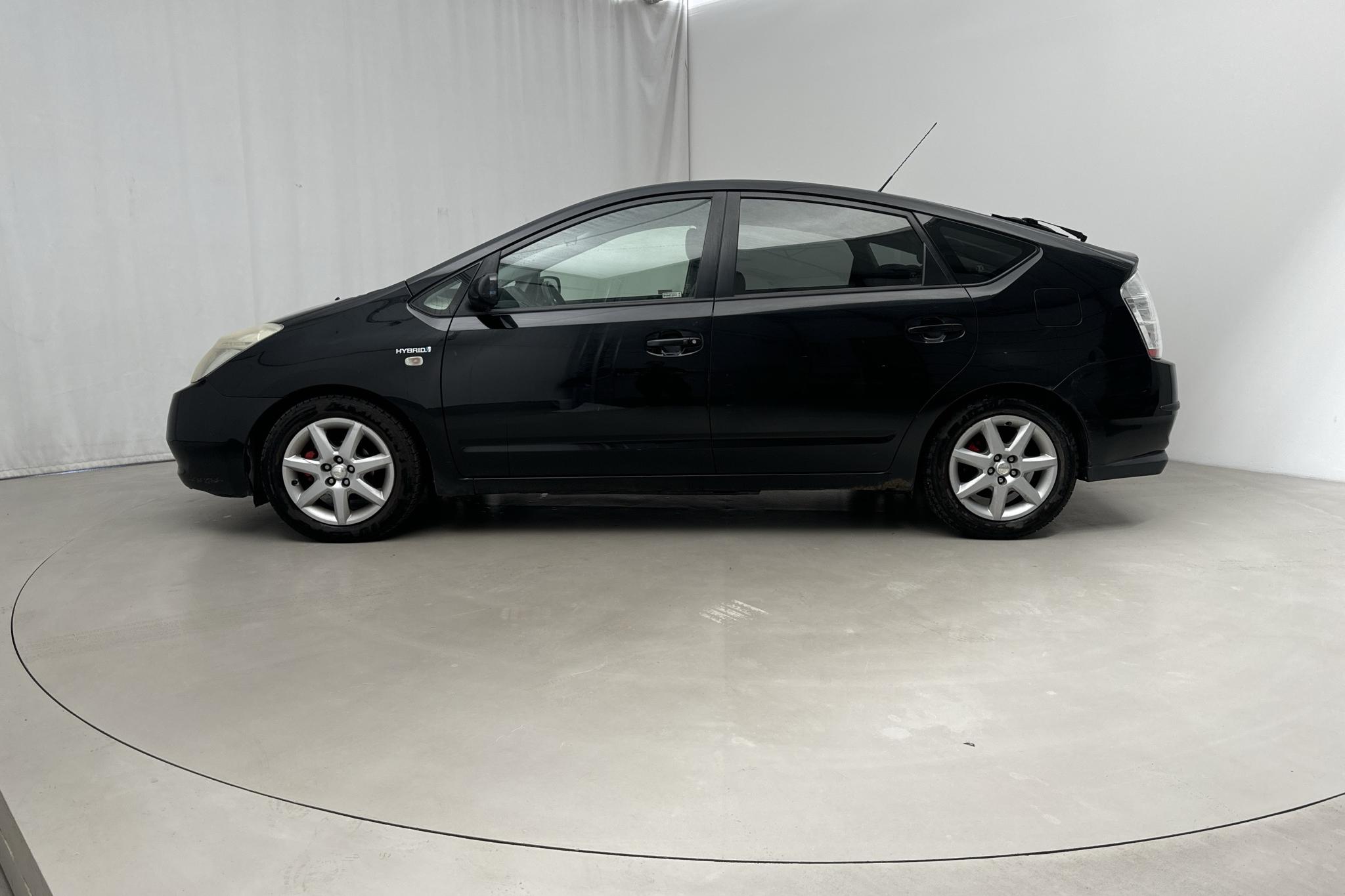 Toyota Prius 1.5 Hybrid (78hk) - 285 300 km - Automatyczna - czarny - 2006