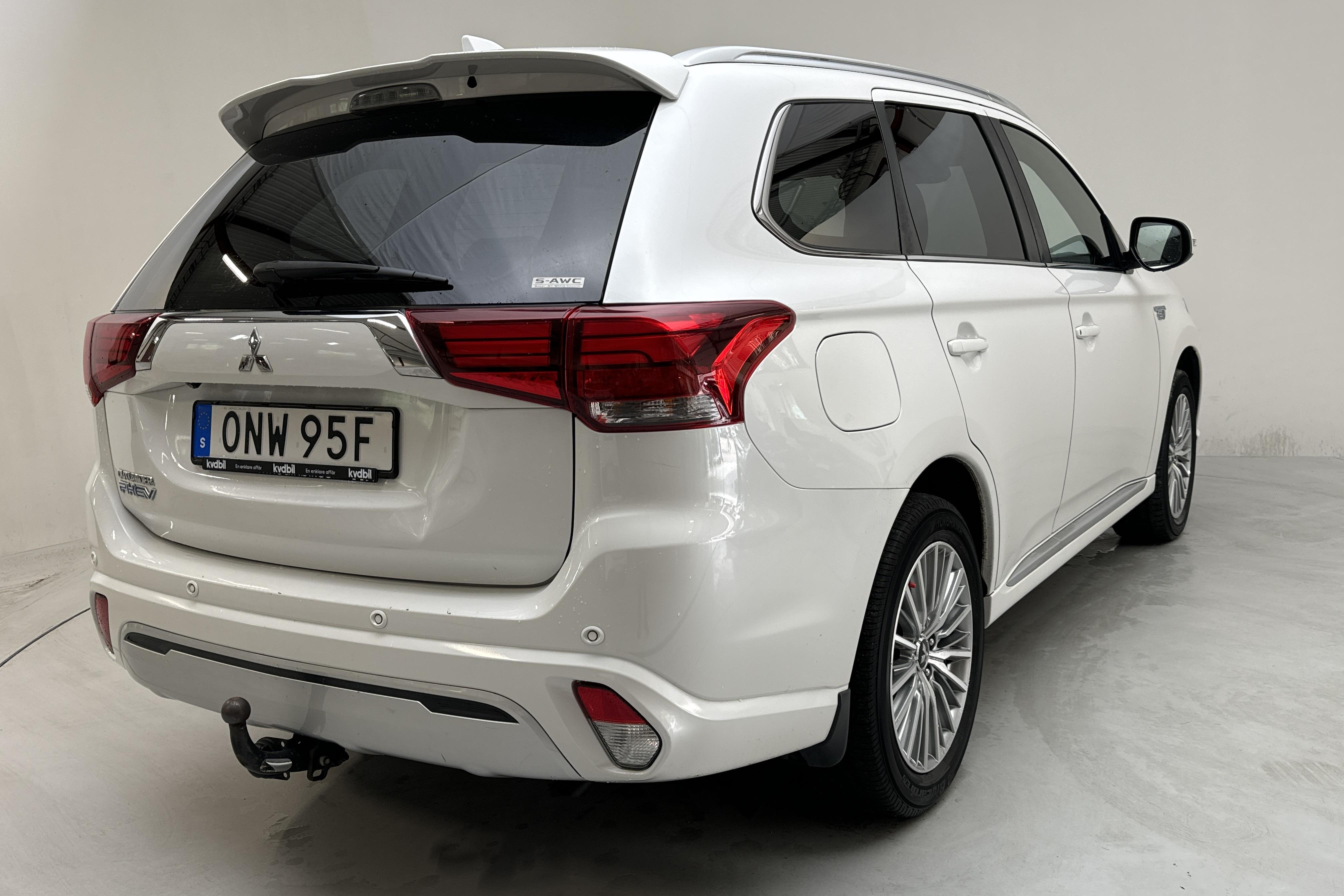 Mitsubishi Outlander 2.4 Plug-in Hybrid 4WD (136hk) - 136 340 km - Automaatne - valge - 2020