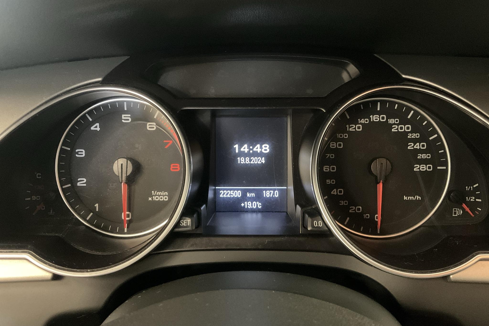 Audi A5 2.0 TFSI (211hk) - 222 500 km - Manuaalinen - valkoinen - 2010