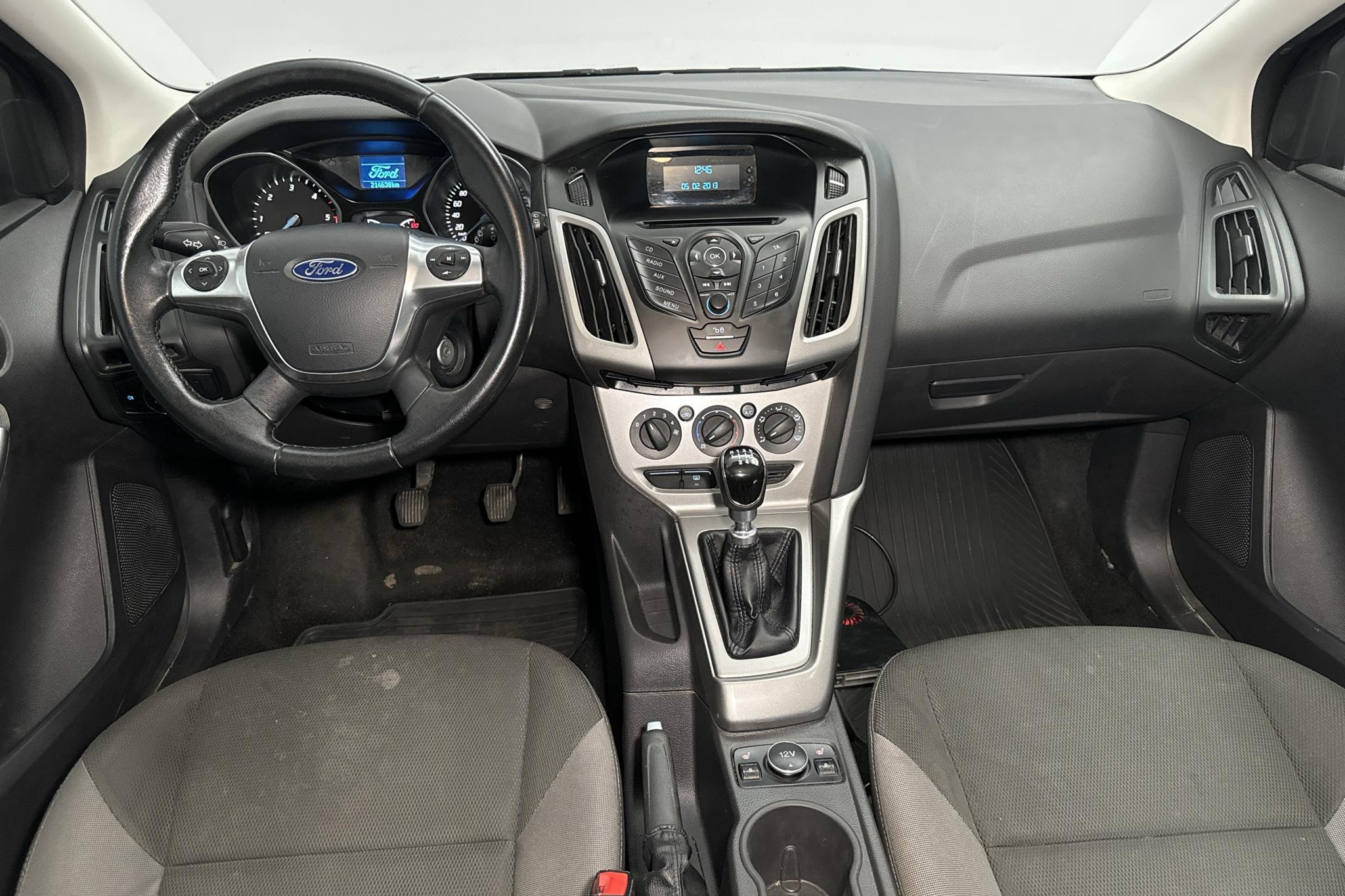 Ford Focus 1.6 TDCi Kombi (95hk) - 214 630 km - Manualna - czerwony - 2013