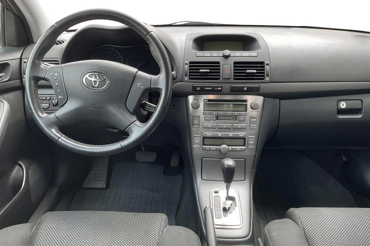 Toyota Avensis 2.0 Sedan (147hk) - 172 250 km - Automaattinen - hopea - 2005