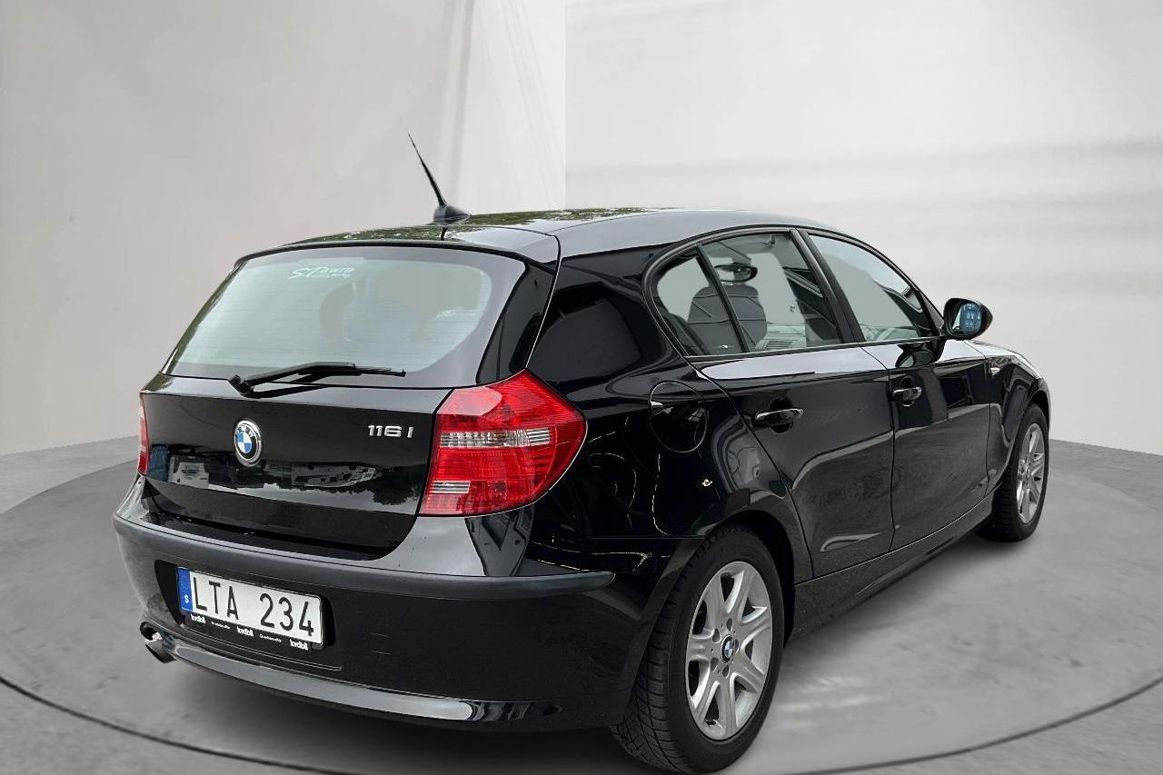 BMW 116i 5dr, E87 (122hk) - 9 535 mil - Manuell - svart - 2011