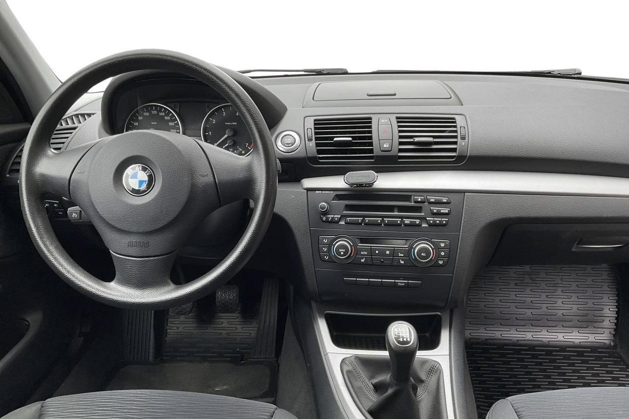 BMW 116i 5dr, E87 (122hk) - 95 350 km - Käsitsi - must - 2011