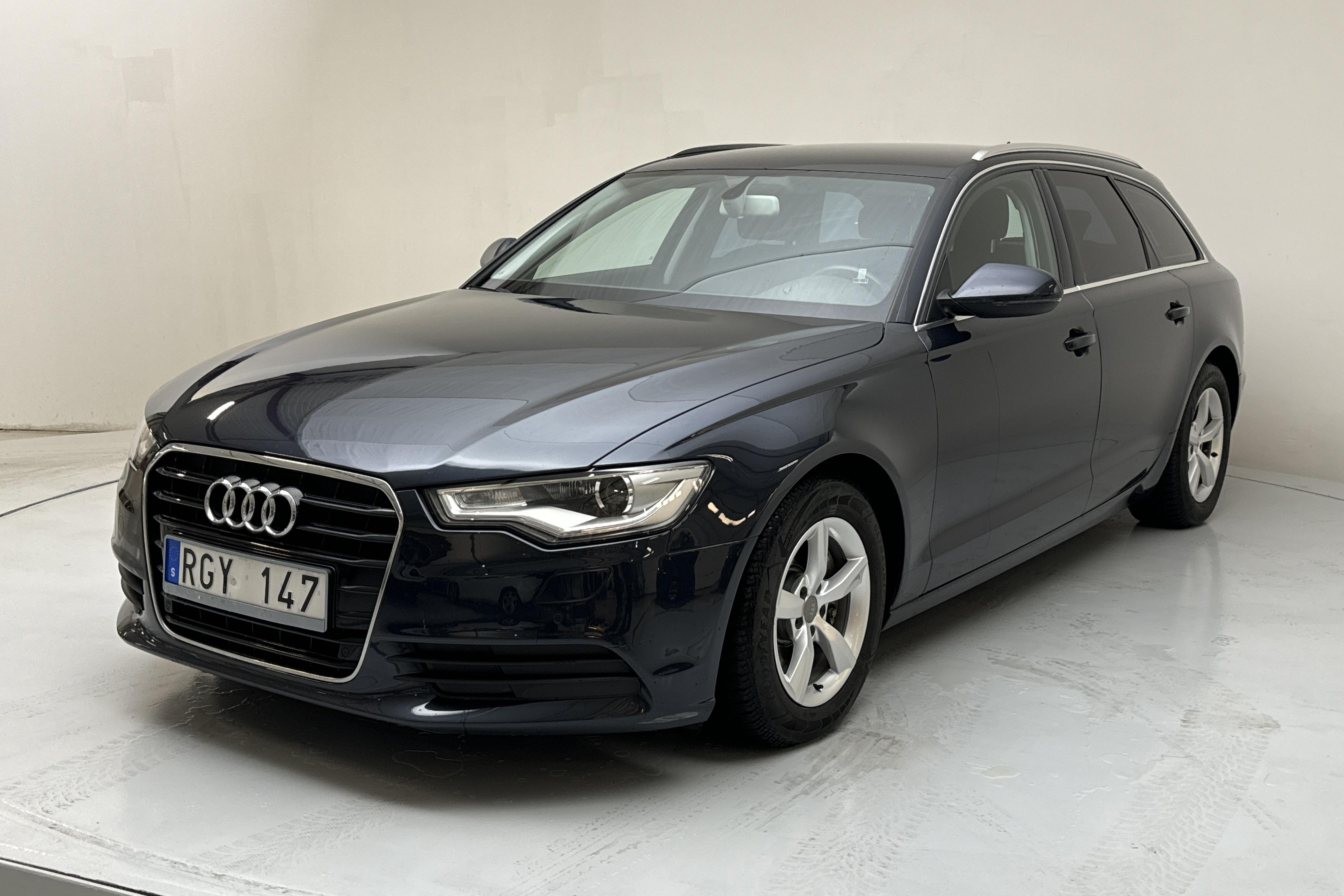 Audi A6 2.0 TDI Avant (177hk) - 181 790 km - Automaattinen - sininen - 2014