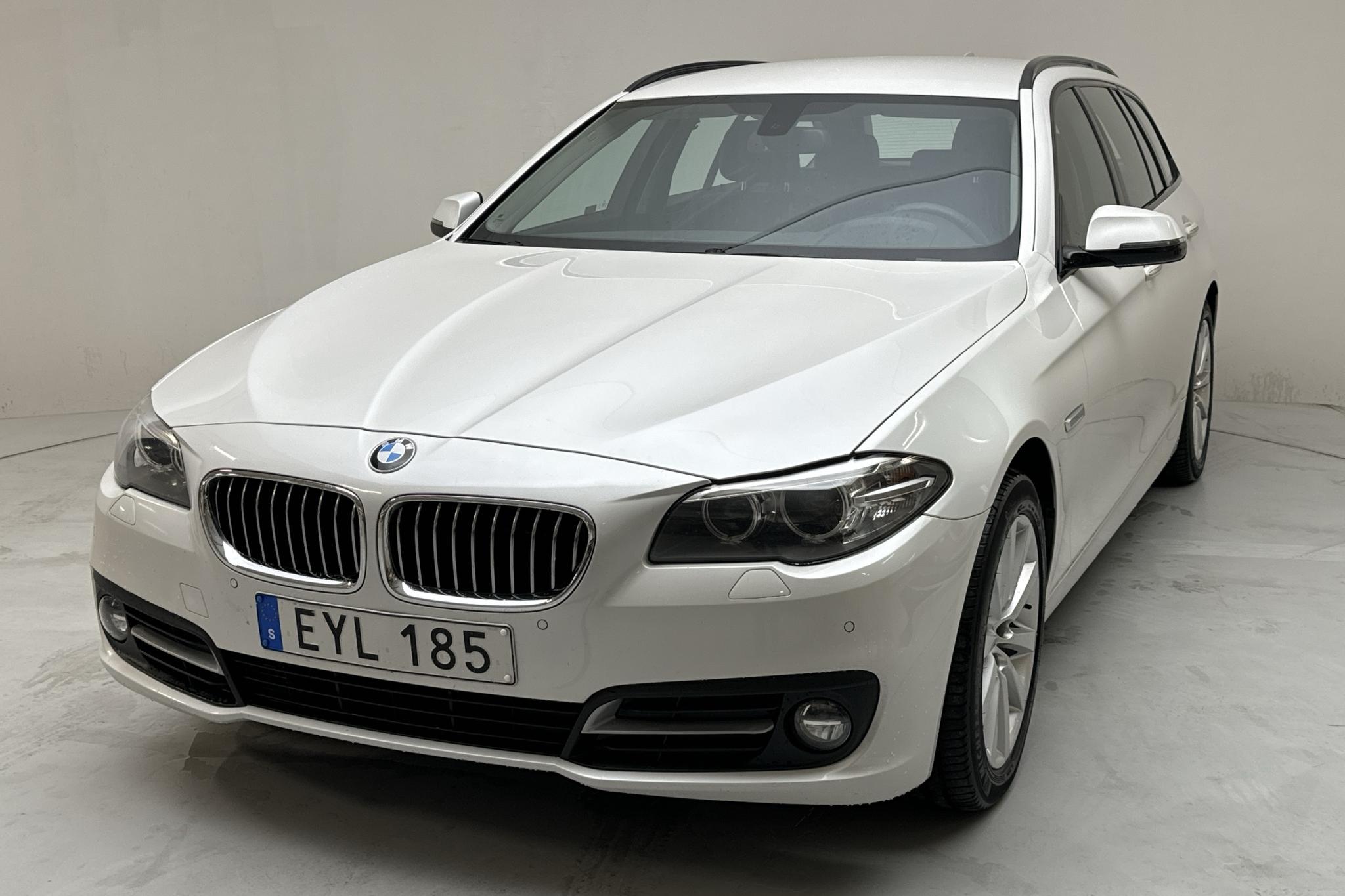 BMW 520d xDrive Touring, F11 (190hk) - 18 457 mil - Automat - vit - 2015