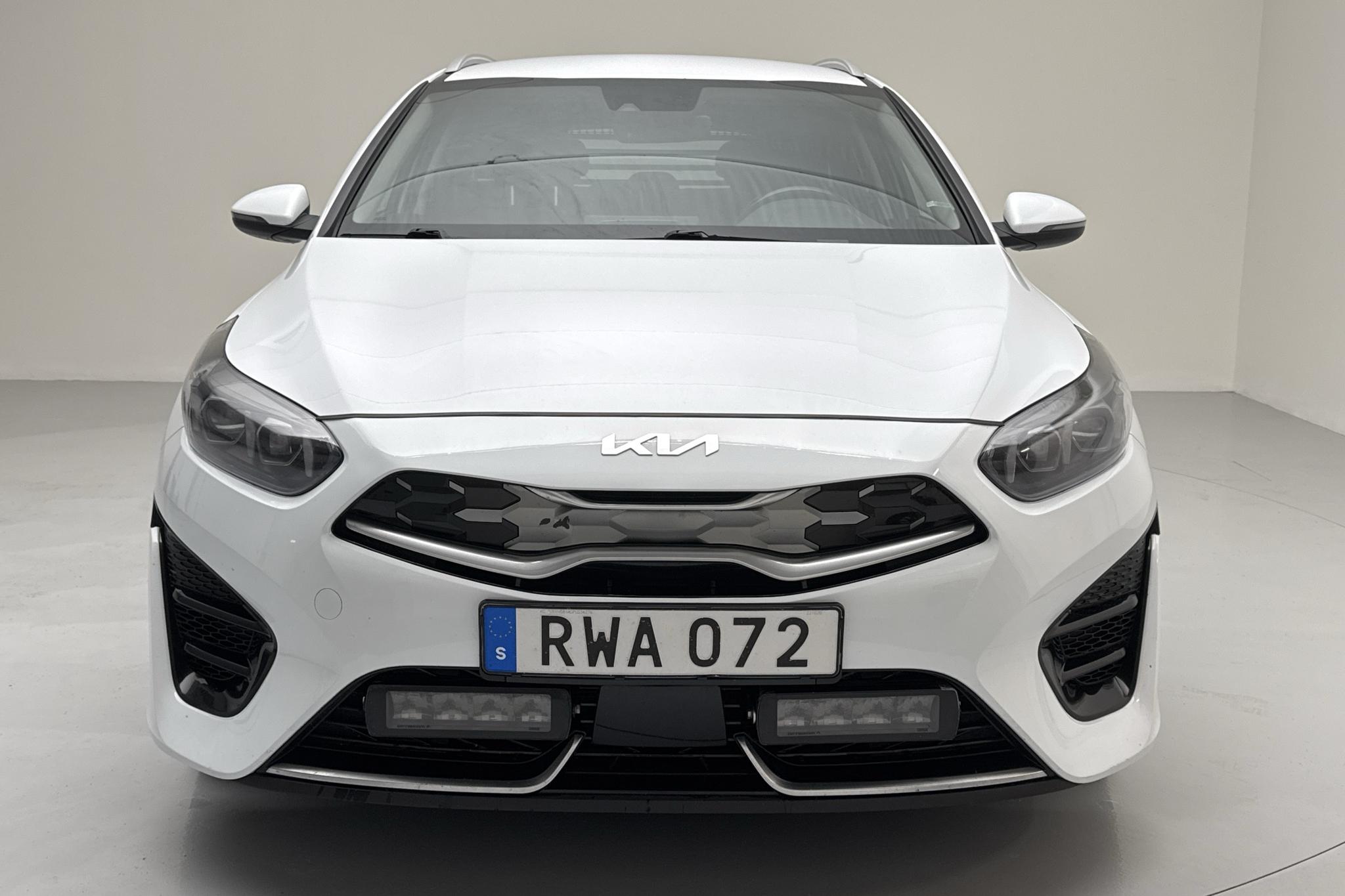 KIA Ceed 1.6 Plug-in Hybrid SW (141hk) - 10 868 mil - Automat - vit - 2023