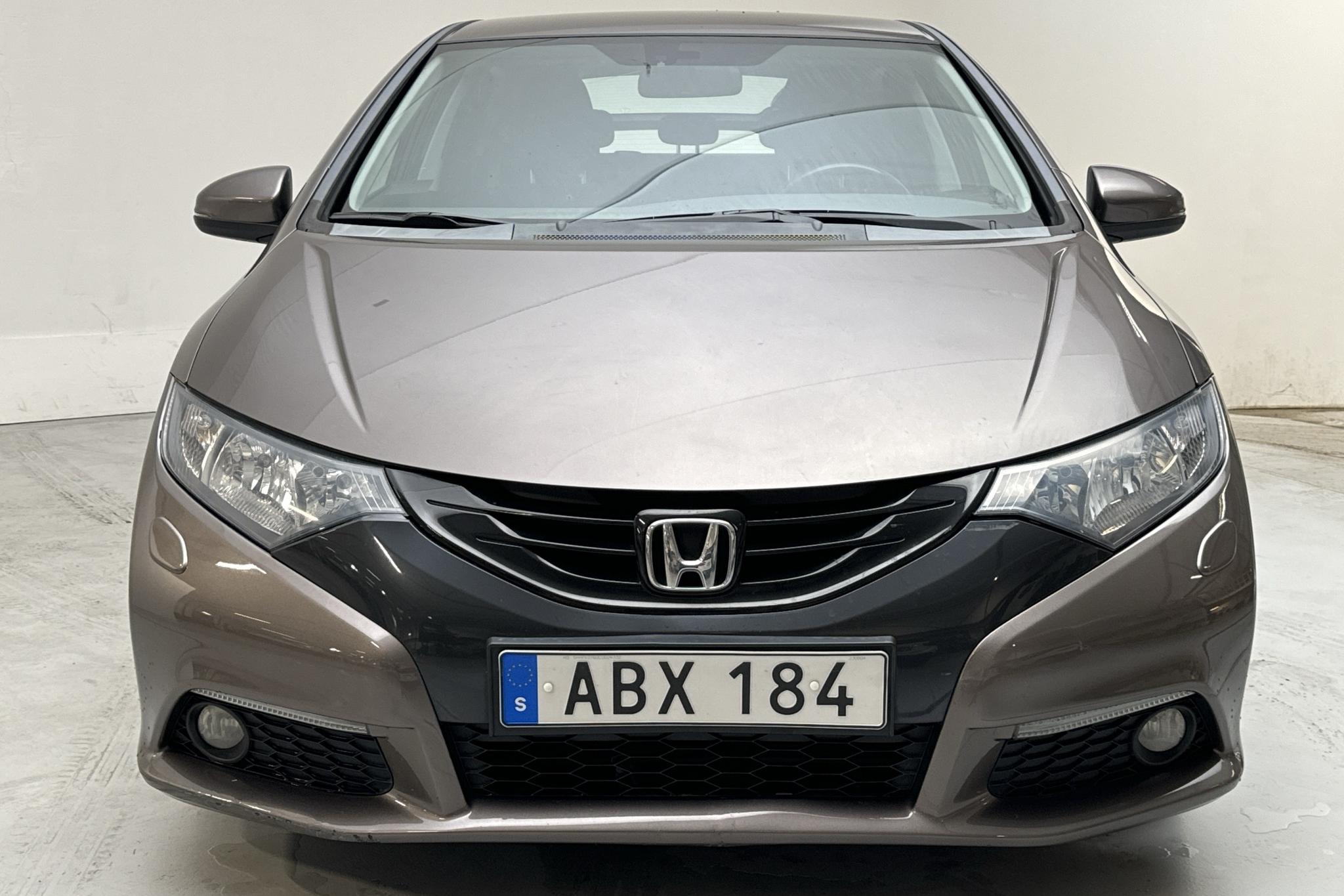 Honda Civic 1.8 i-VTEC 5dr (142hk) - 7 509 mil - Manuell - grå - 2012