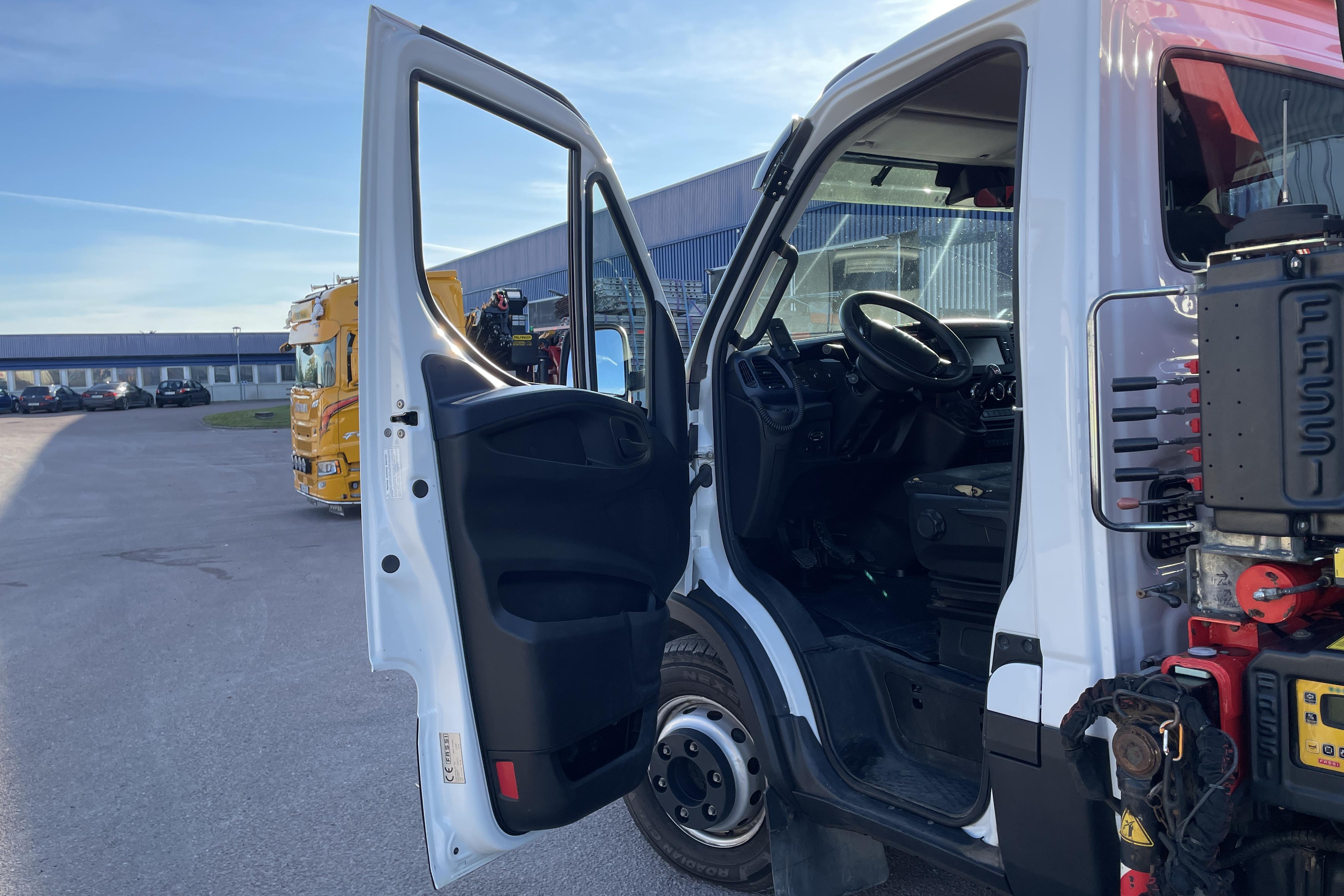 IVECO 70C18H - 162 875 km - Manuaalinen - keltainen - 2018