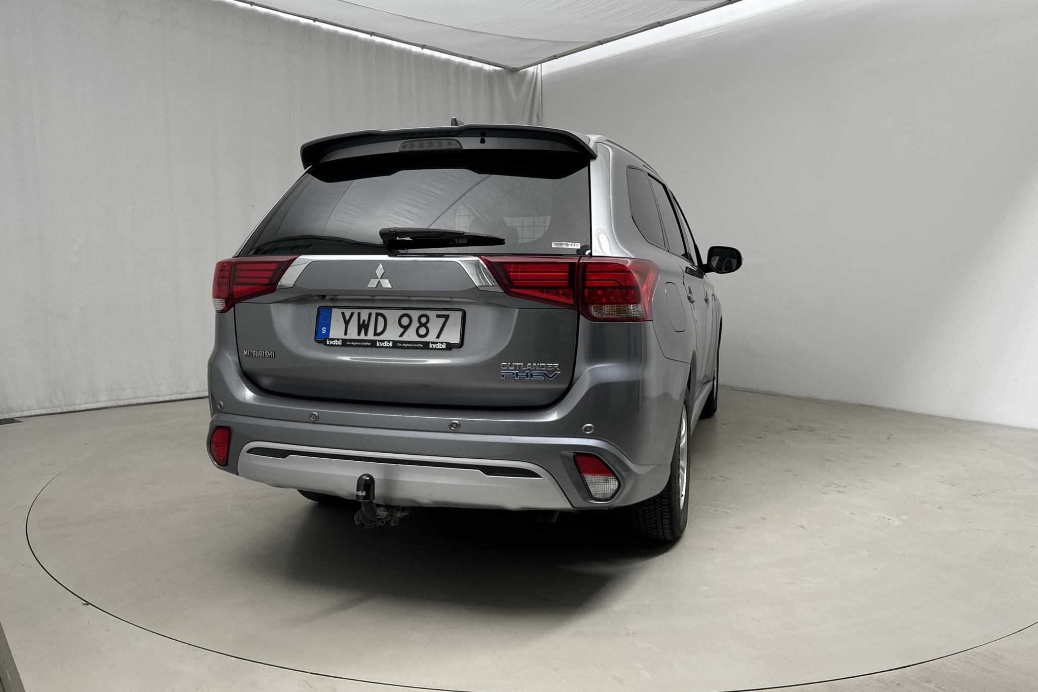 Mitsubishi Outlander 2.4 Plug-in Hybrid 4WD (136hk) - 54 280 km - Automaatne - hall - 2019