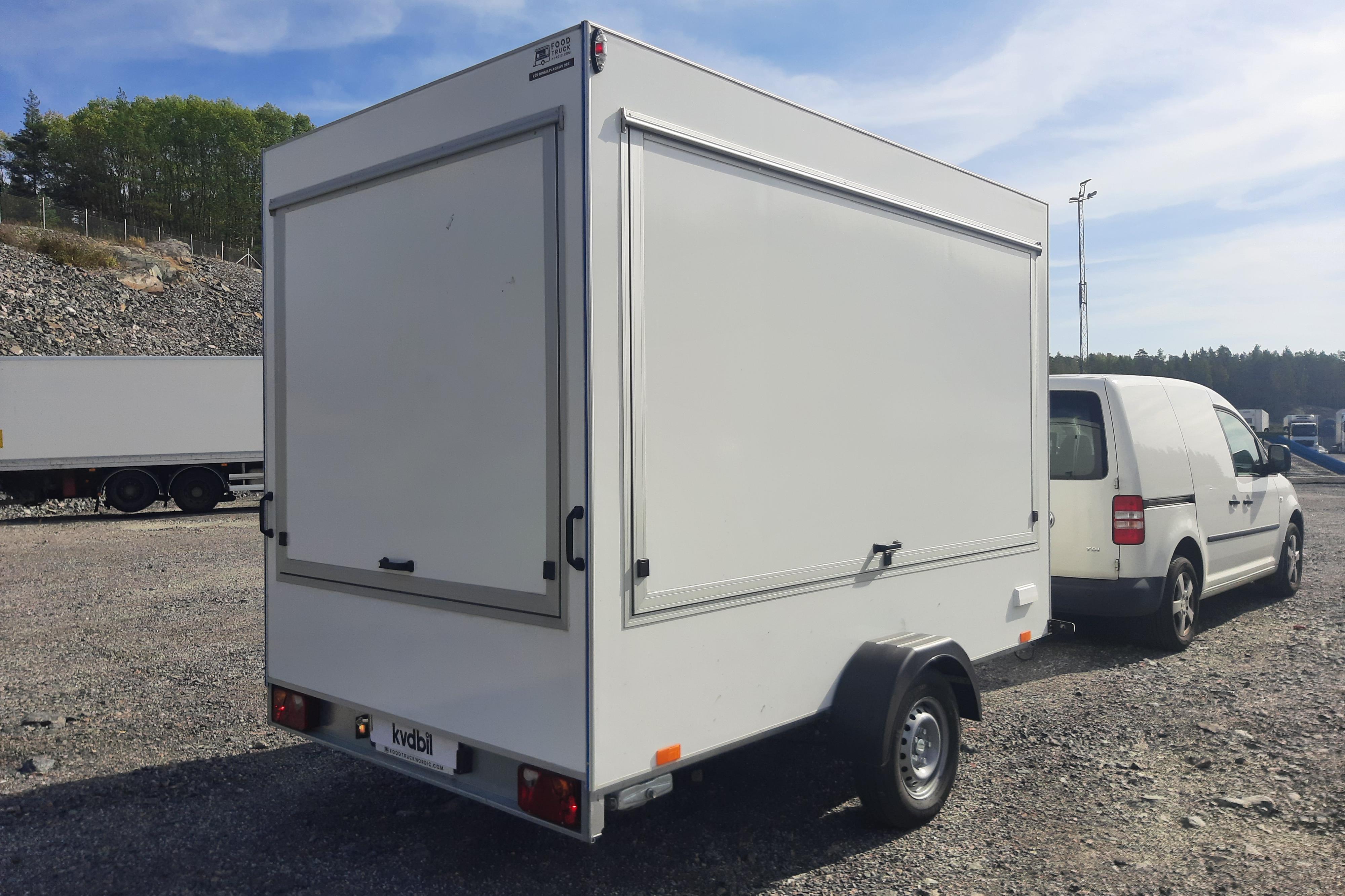 Tomplan Foodtruck - 0 km - valkoinen - 2023