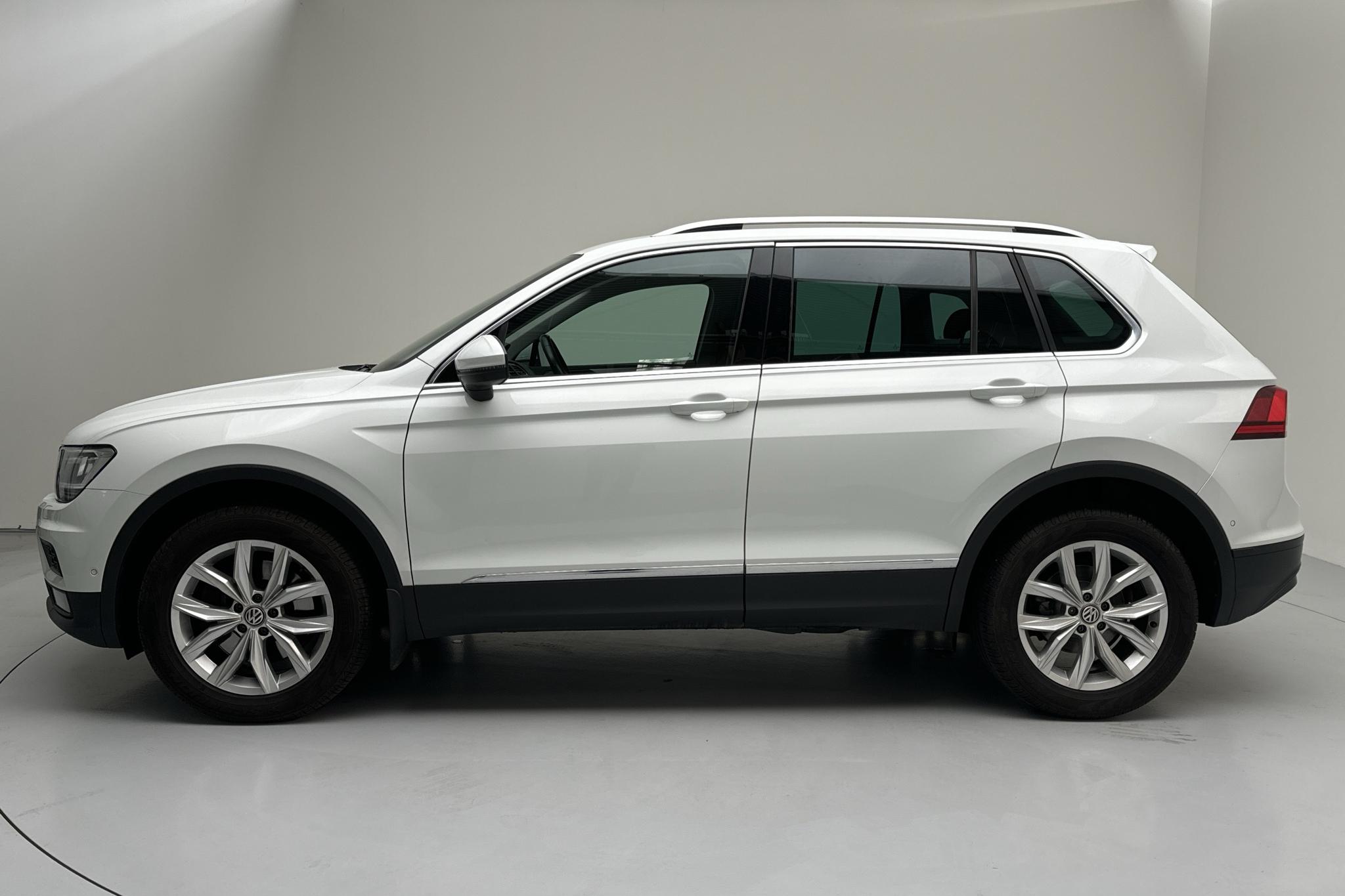 VW Tiguan 2.0 TSI 4MOTION (190hk) - 6 398 mil - Automat - vit - 2020