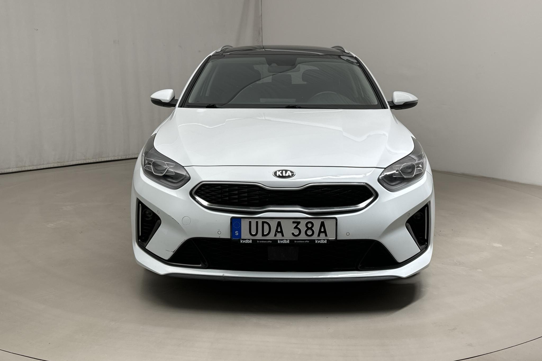 KIA Ceed 1.6 Plug-in Hybrid SW (141hk) - 8 621 mil - Automat - vit - 2020