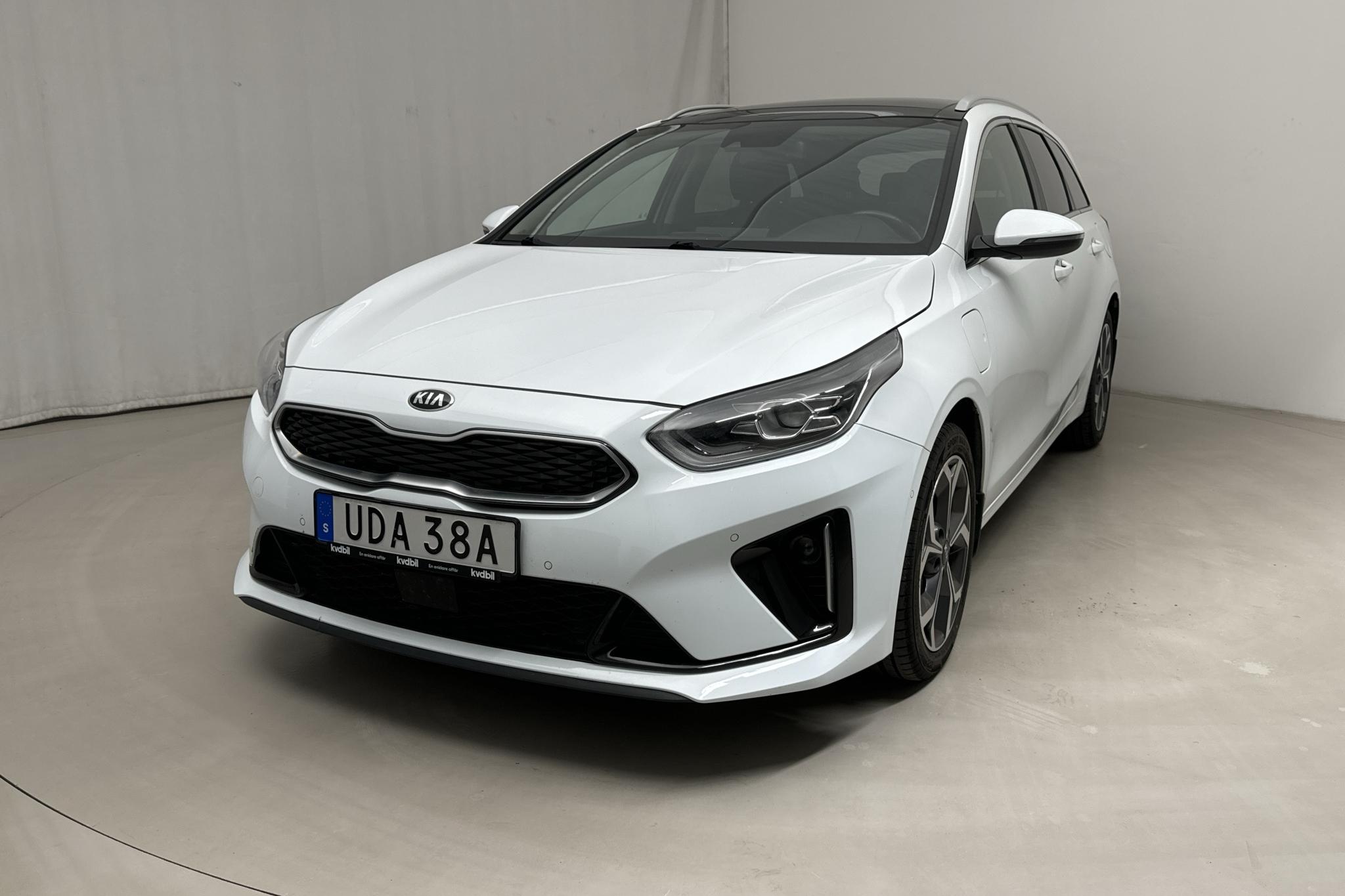 KIA Ceed 1.6 Plug-in Hybrid SW (141hk) - 86 210 km - Automatic - white - 2020