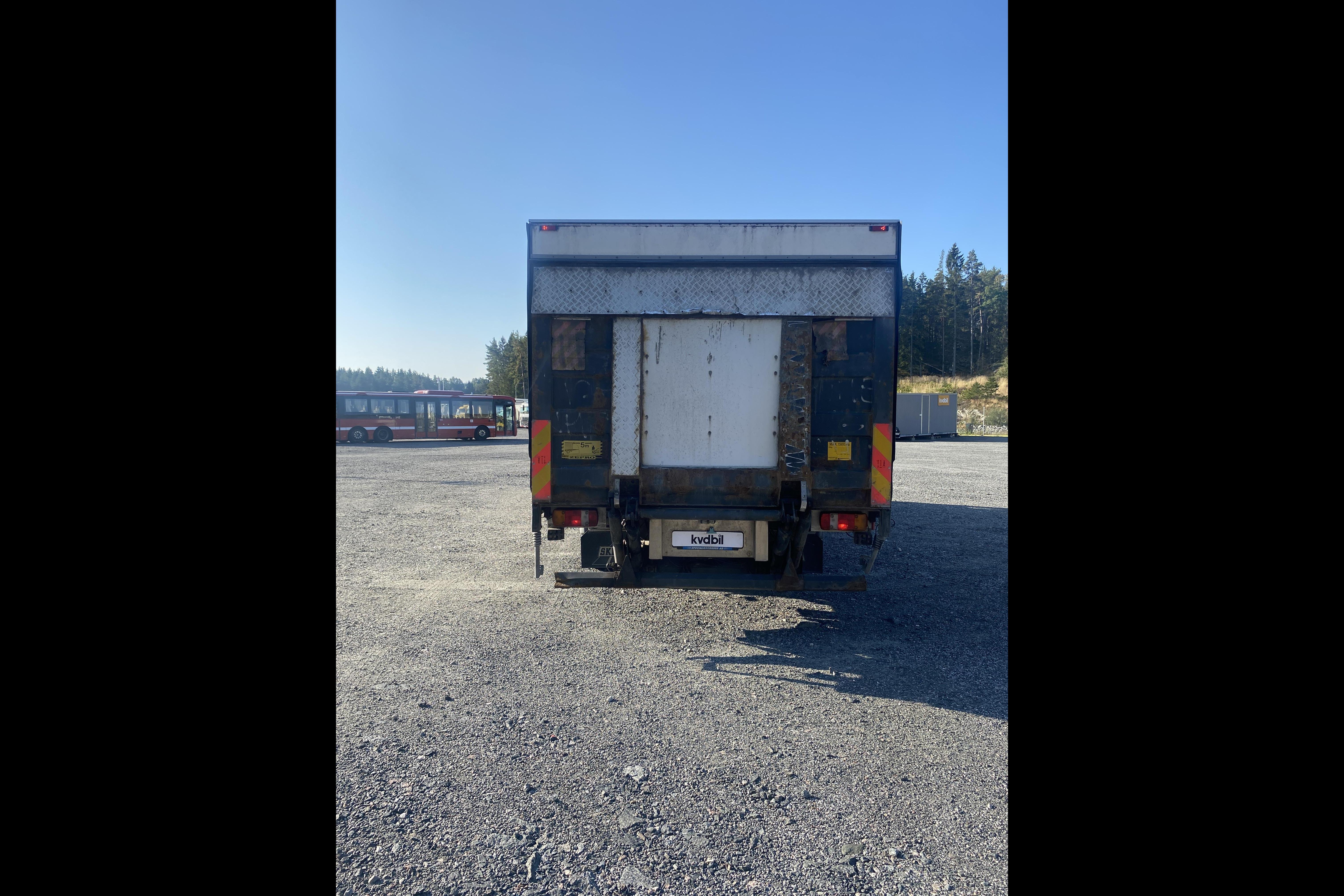 Mercedes ATEGO 1223 - 460 117 km - Automat - vit - 2005