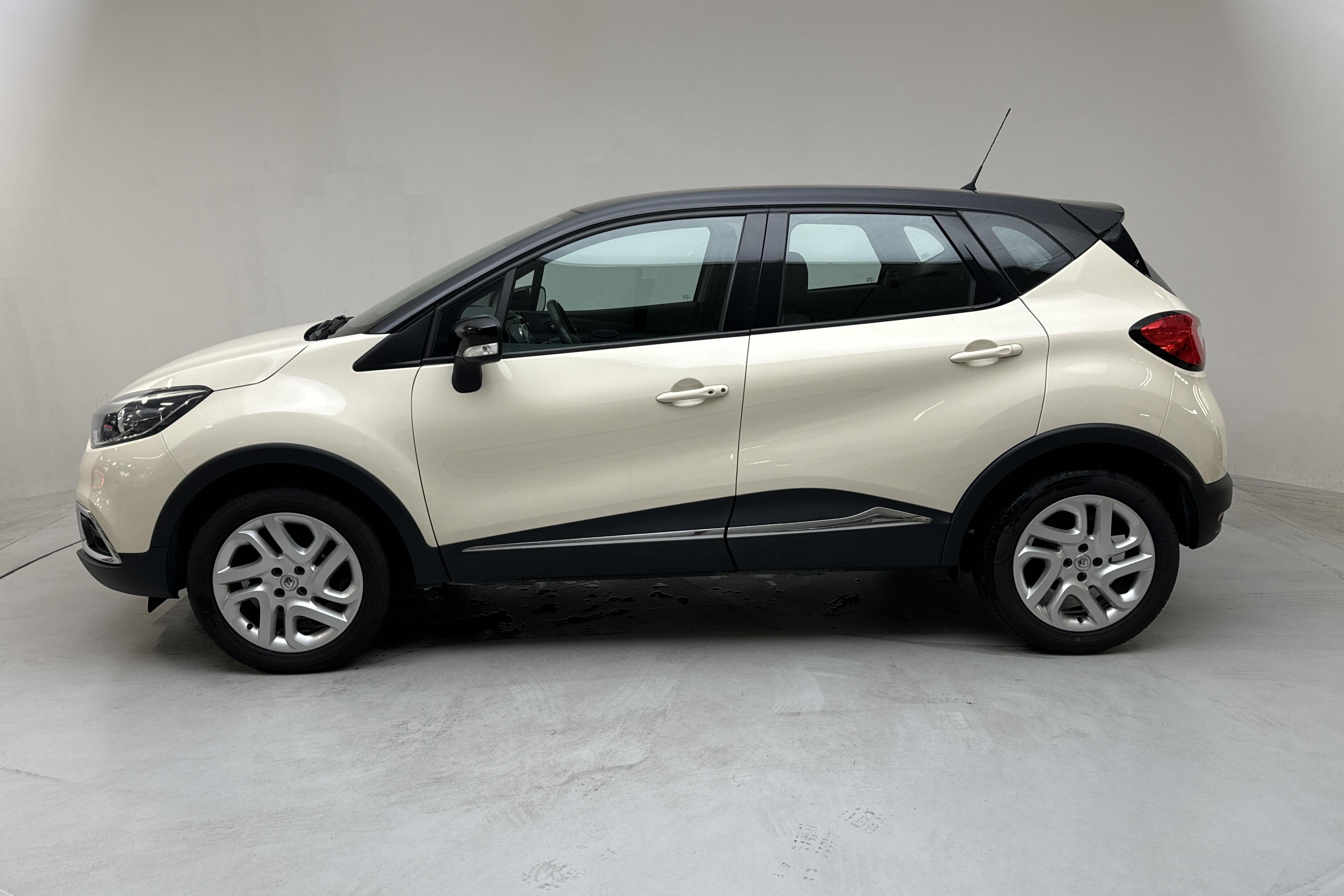 Renault Captur 0.9 TCe (90hk) - 81 400 km - Käsitsi - 2017