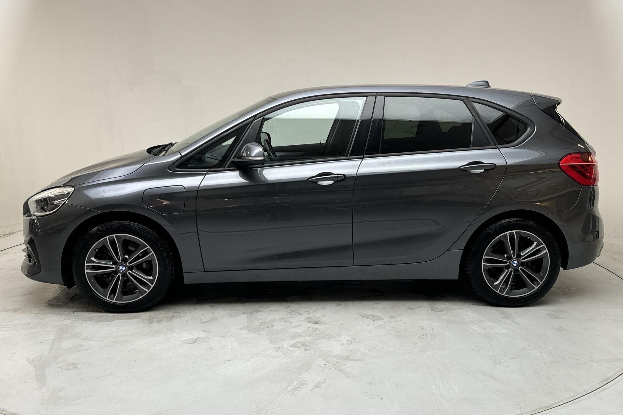 BMW 225xe Active Tourer LCI iPerformance 9,7 kWh, F45 (224hk) - 5 519 mil - Automat - grå - 2020