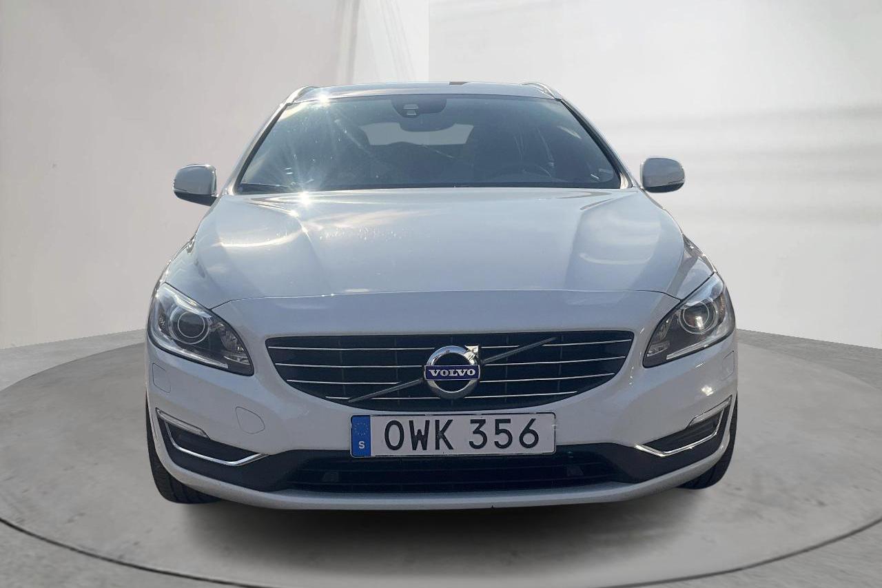 Volvo V60 D5 AWD Twin Engine (163hk) - 185 410 km - Automaatne - valge - 2018