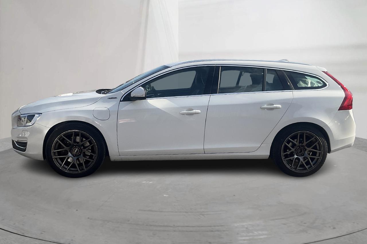 Volvo V60 D5 AWD Twin Engine (163hk) - 185 410 km - Automaatne - valge - 2018