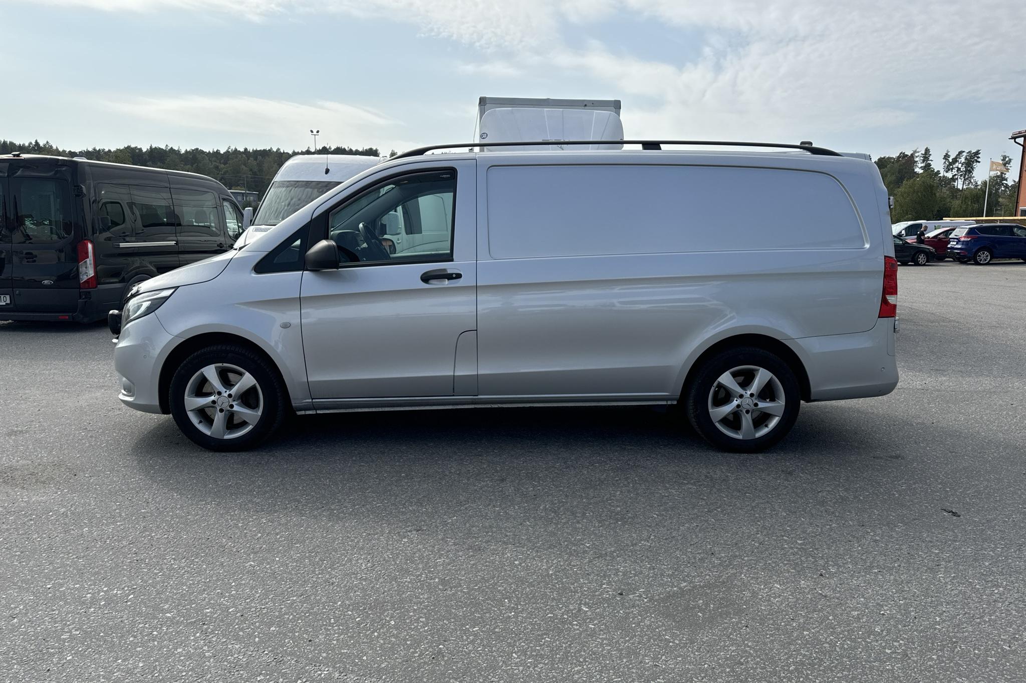 Mercedes Vito 119 BlueTEC 4MATIC W640 (190hk) - 18 754 mil - Automat - silver - 2018