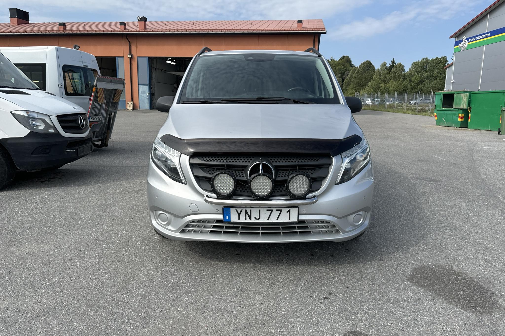 Mercedes Vito 119 BlueTEC 4MATIC W640 (190hk) - 18 754 mil - Automat - silver - 2018