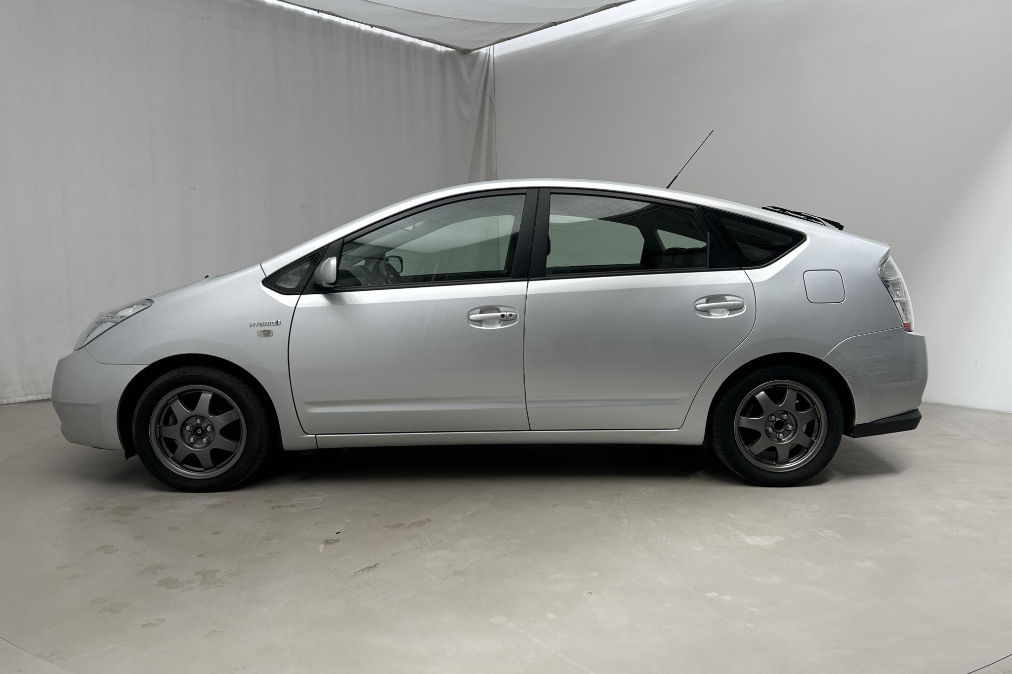 Toyota Prius 1.5 Hybrid (78hk) - 135 260 km - Automatic - silver - 2009