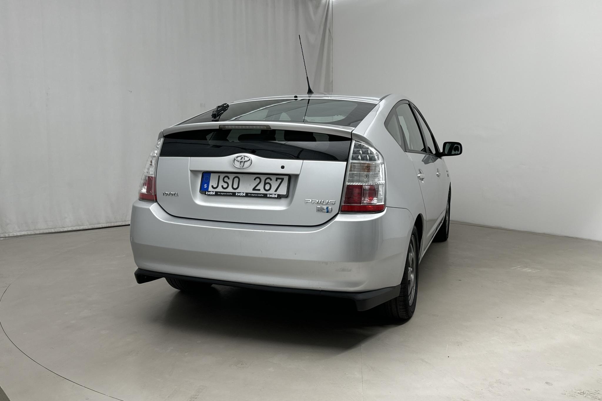 Toyota Prius 1.5 Hybrid (78hk) - 135 260 km - Automaatne - hõbe - 2009