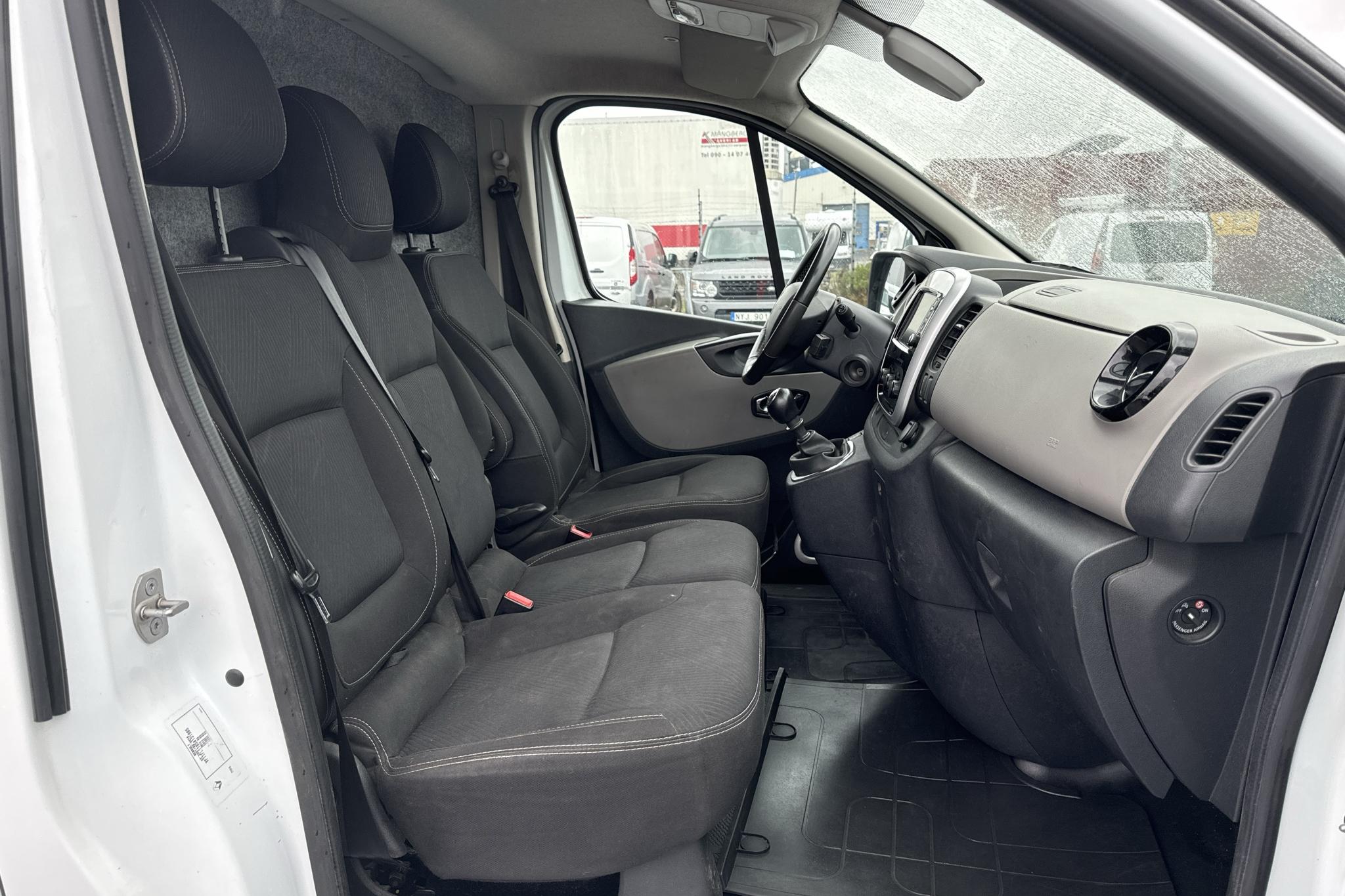 Renault Trafic 1.6 dCi Skåp (140hk) - 124 200 km - Manual - white - 2016