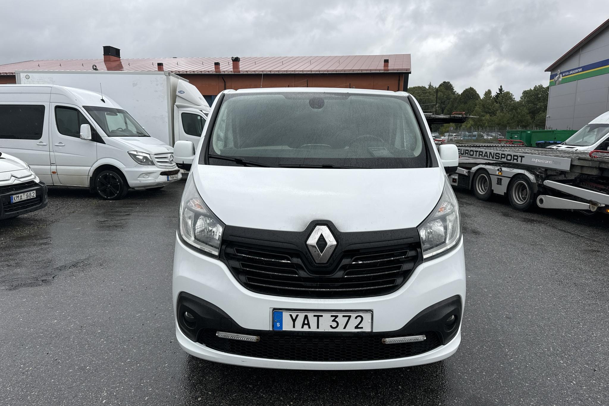 Renault Trafic 1.6 dCi Skåp (140hk) - 12 420 mil - Manuell - vit - 2016