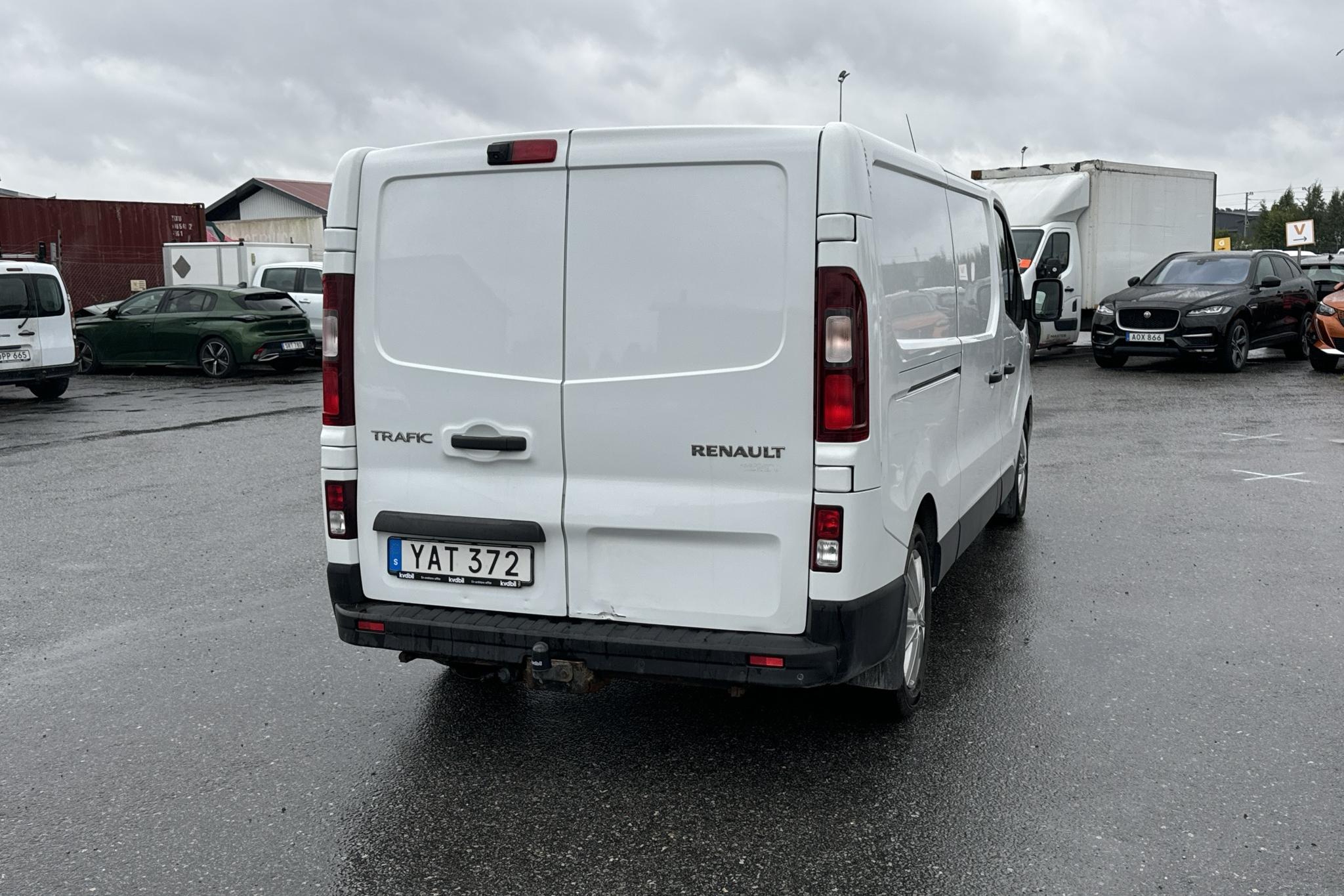 Renault Trafic 1.6 dCi Skåp (140hk) - 124 200 km - Käsitsi - valge - 2016