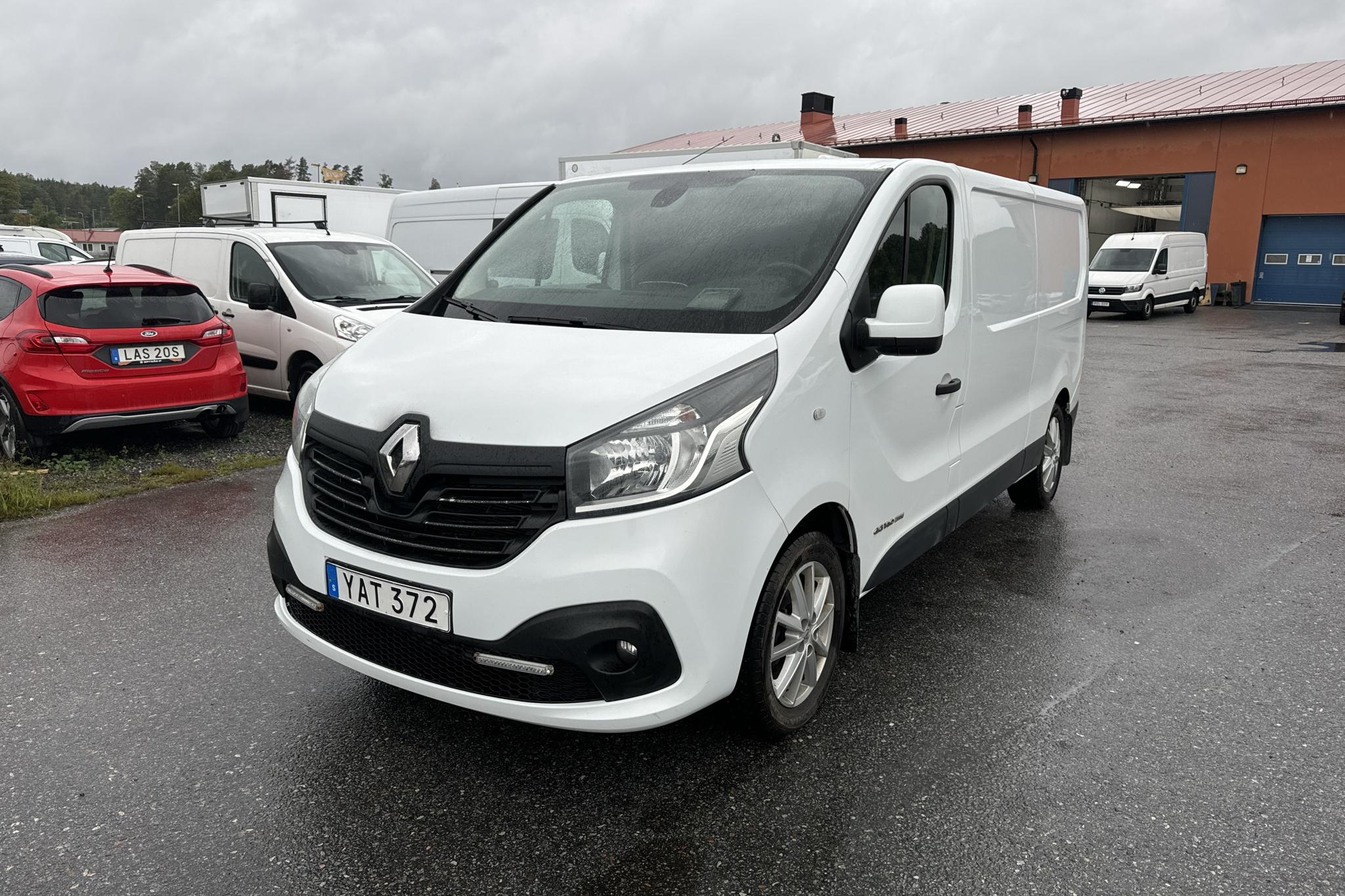 Renault Trafic 1.6 dCi Skåp (140hk) - 124 200 km - Manualna - biały - 2016