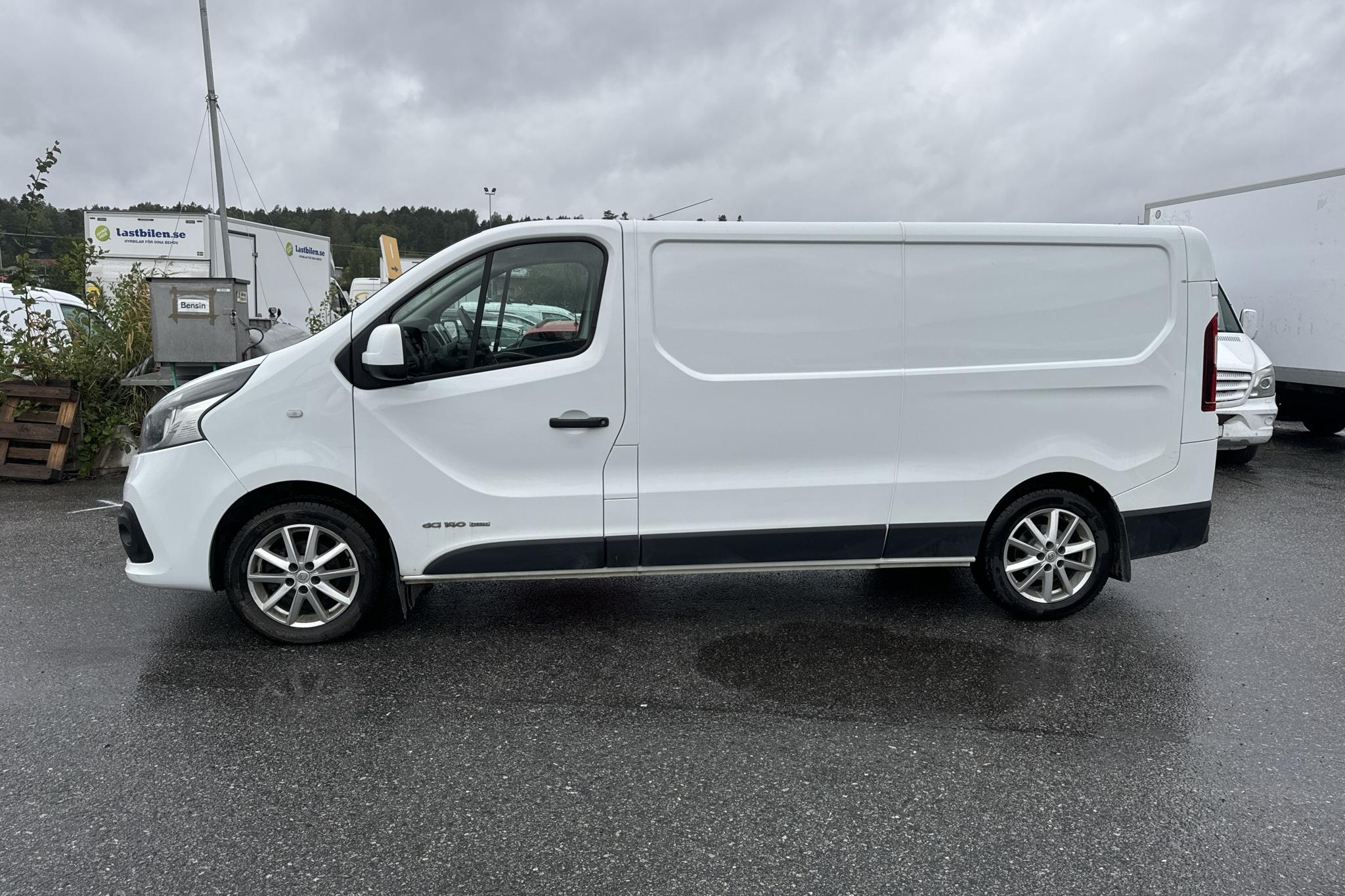 Renault Trafic 1.6 dCi Skåp (140hk) - 12 420 mil - Manuell - vit - 2016