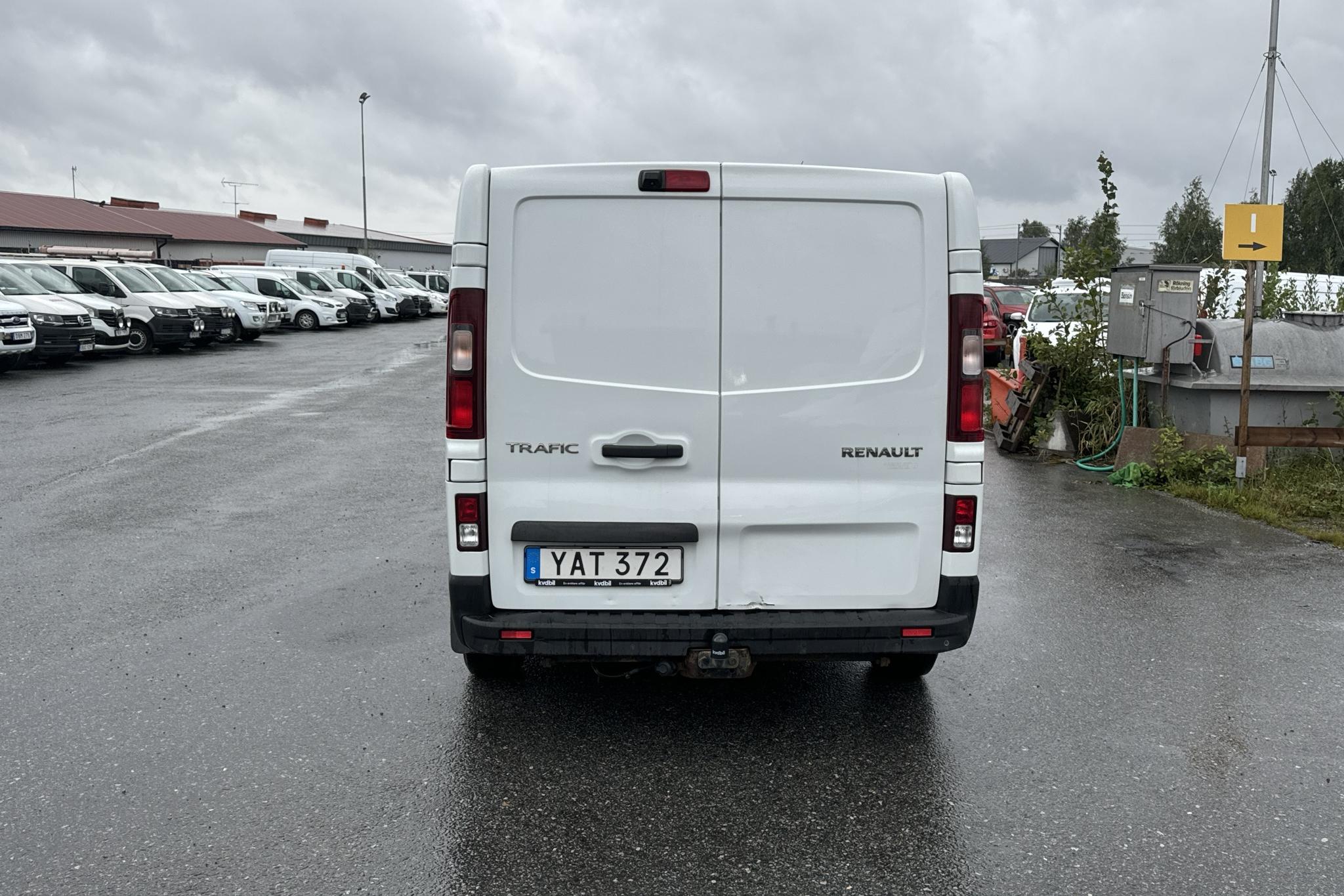 Renault Trafic 1.6 dCi Skåp (140hk) - 12 420 mil - Manuell - vit - 2016