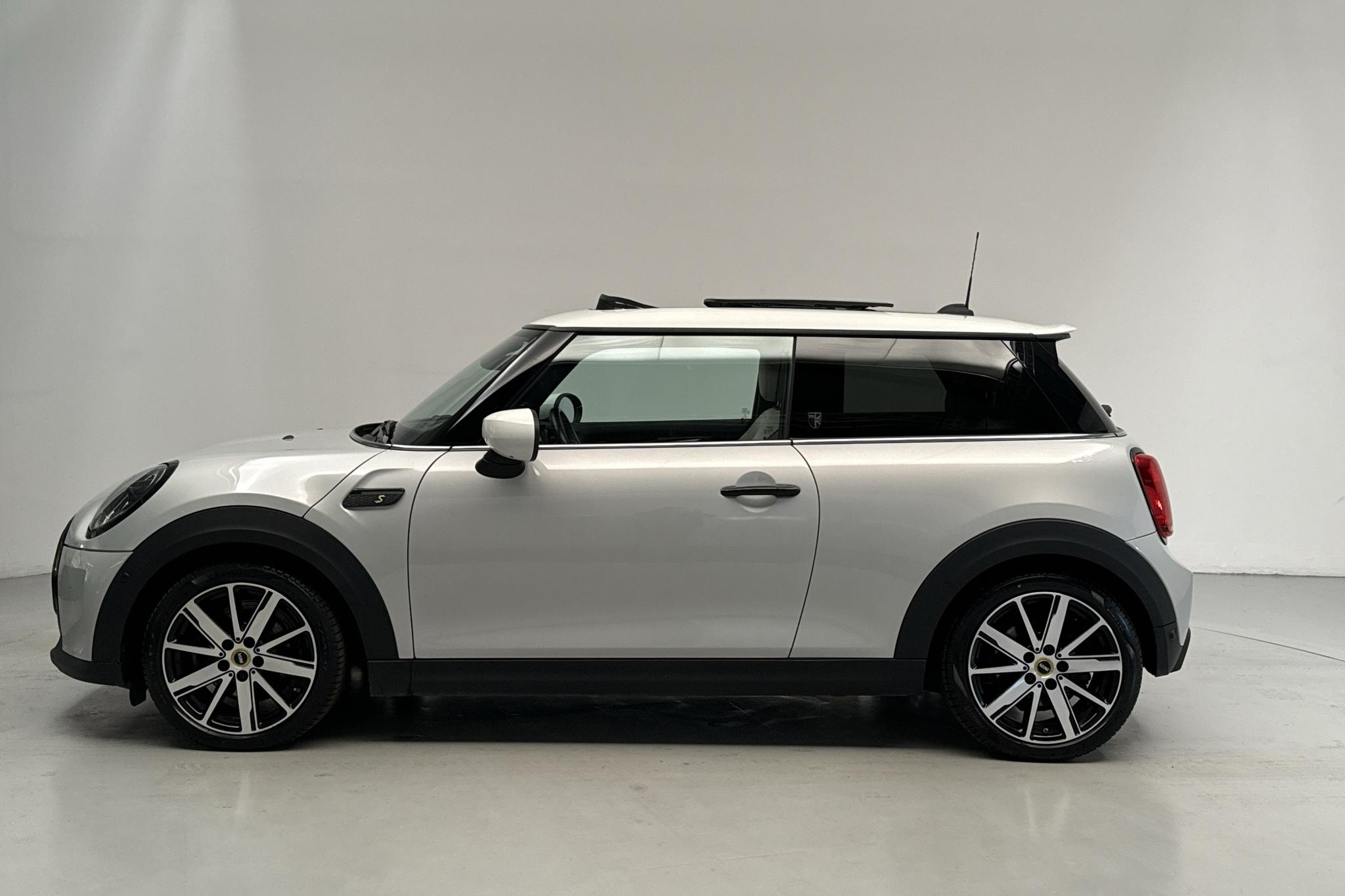 MINI Cooper SE, F56 LCI (184hk) - 4 802 mil - Automat - silver - 2022