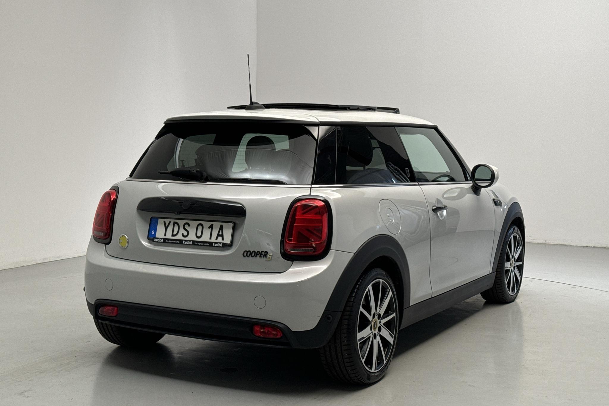 MINI Cooper SE, F56 LCI (184hk) - 4 802 mil - Automat - silver - 2022