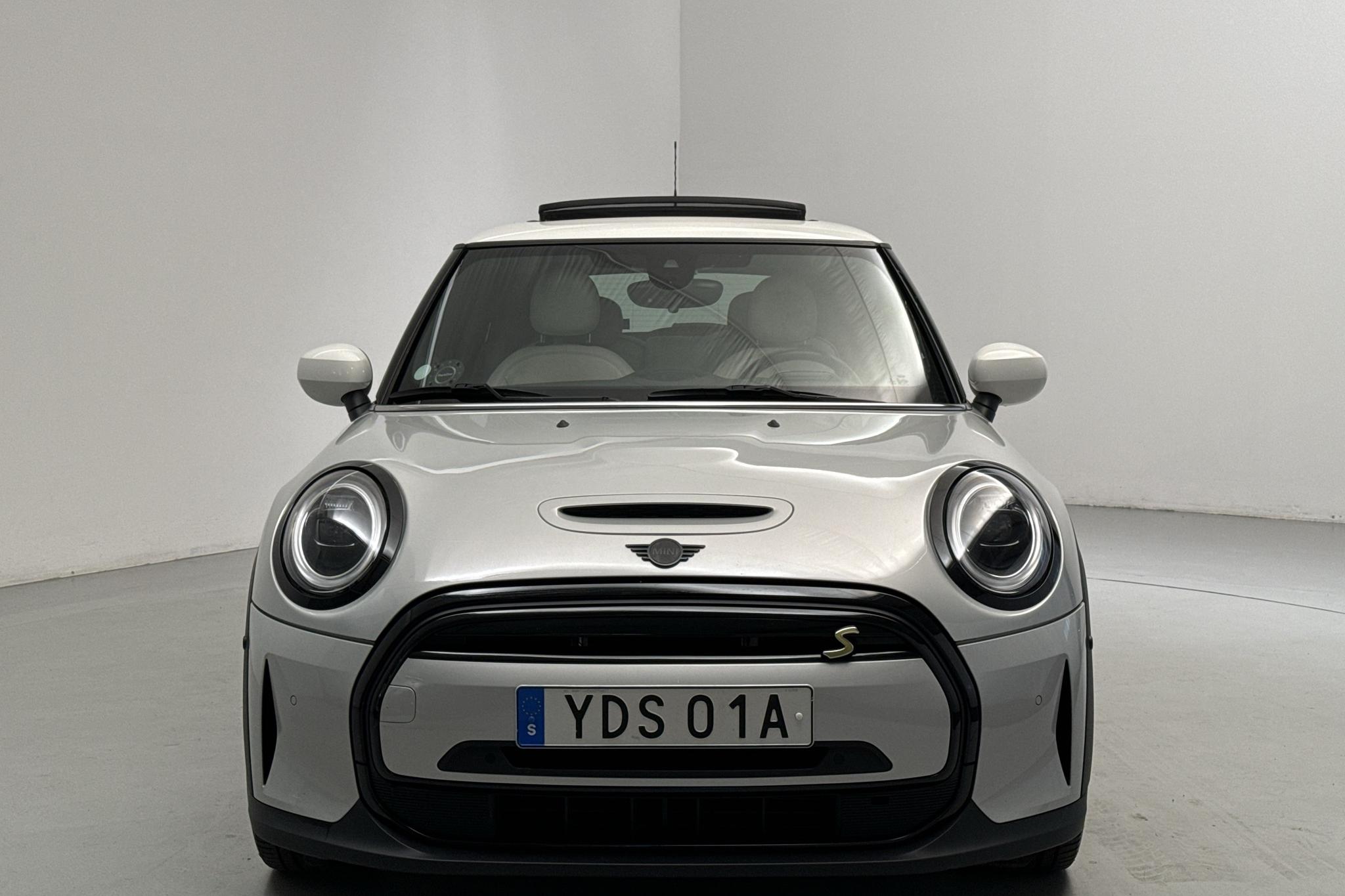 MINI Cooper SE, F56 LCI (184hk) - 4 802 mil - Automat - silver - 2022