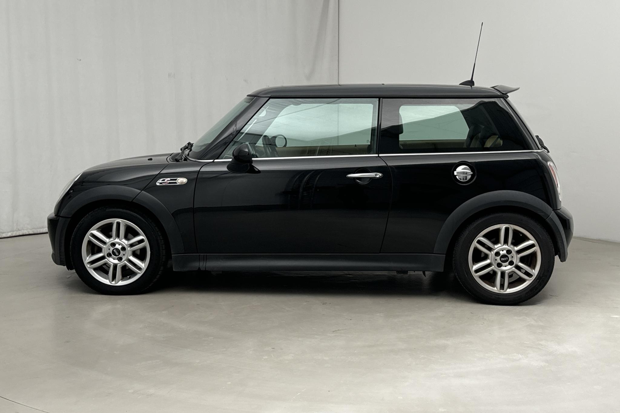 MINI Cooper S (170hk) - 8 655 mil - Manuell - svart - 2005