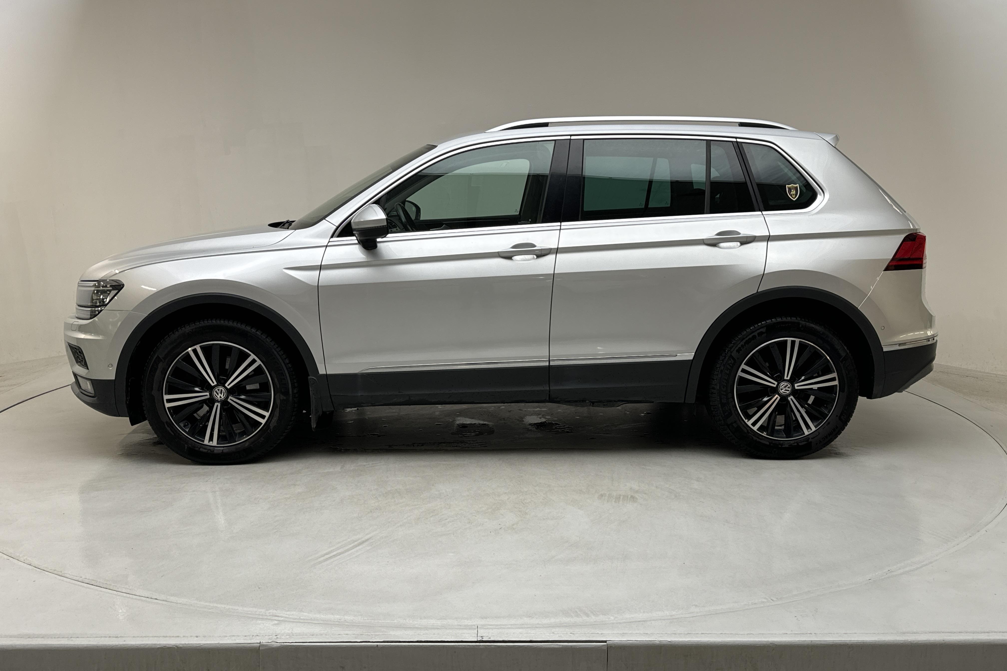 VW Tiguan 2.0 TDI 4MOTION (190hk) - 21 166 mil - Automat - silver - 2019