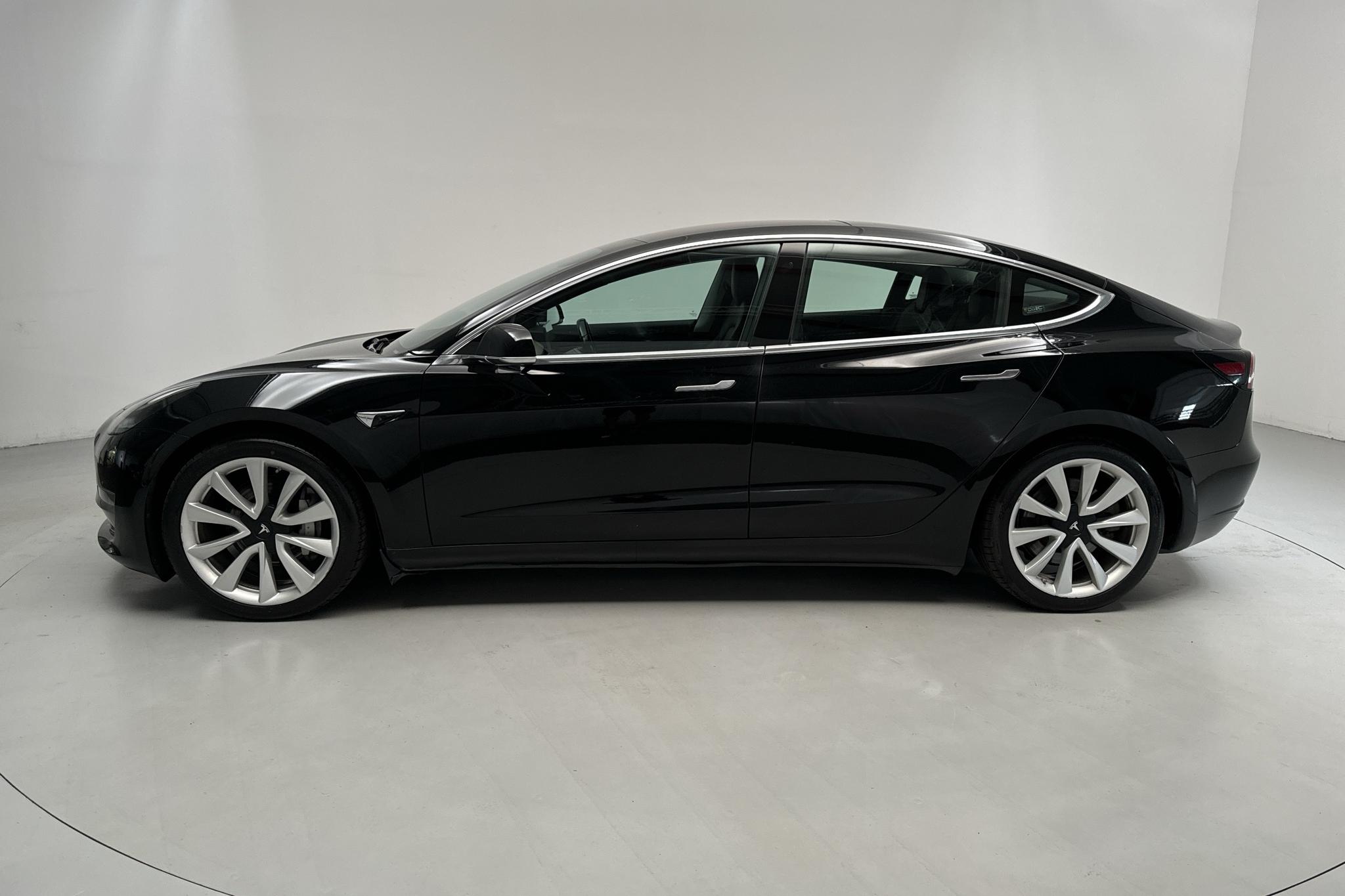 Tesla Model 3 Long Range Dual Motor AWD - 12 680 mil - Automat - svart - 2019